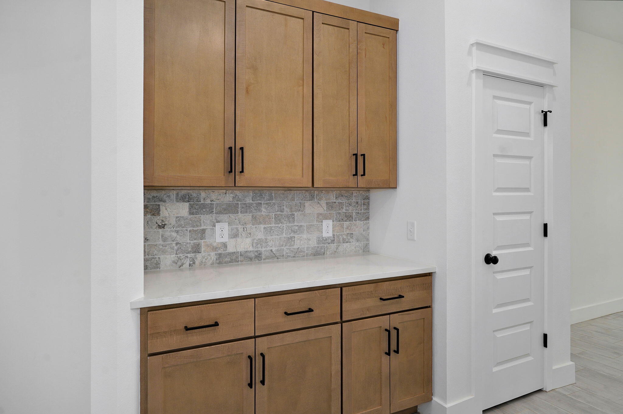 5207 South April Court Property Photo 8