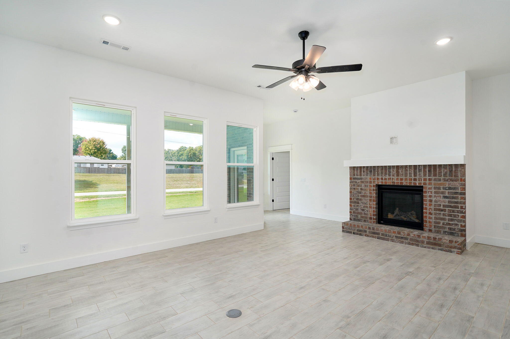 5207 South April Court Property Photo 9