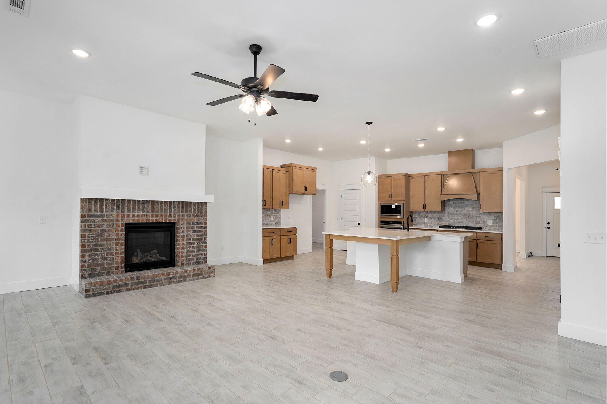 5207 South April Court Property Photo 10