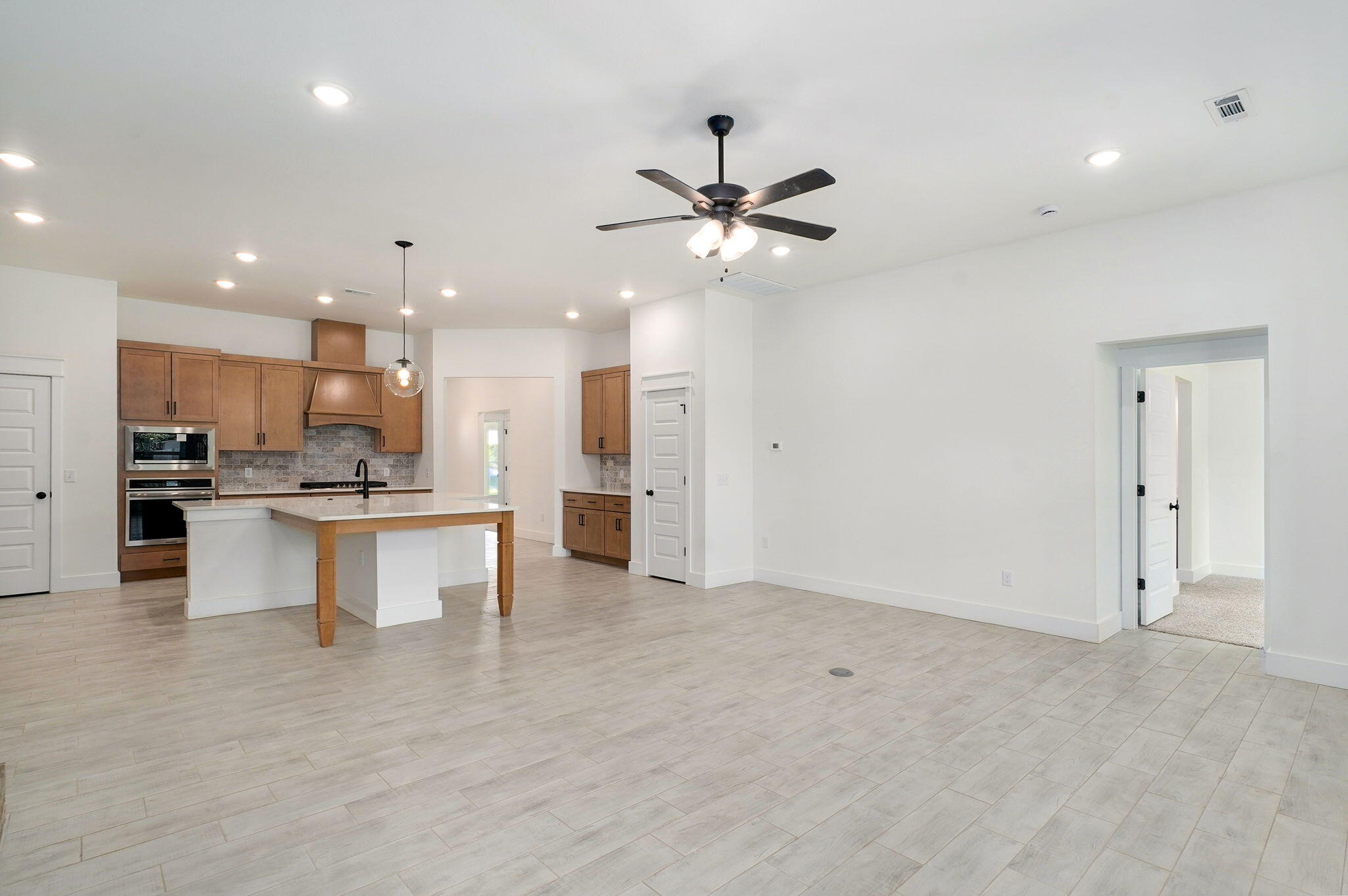 5207 South April Court Property Photo 11