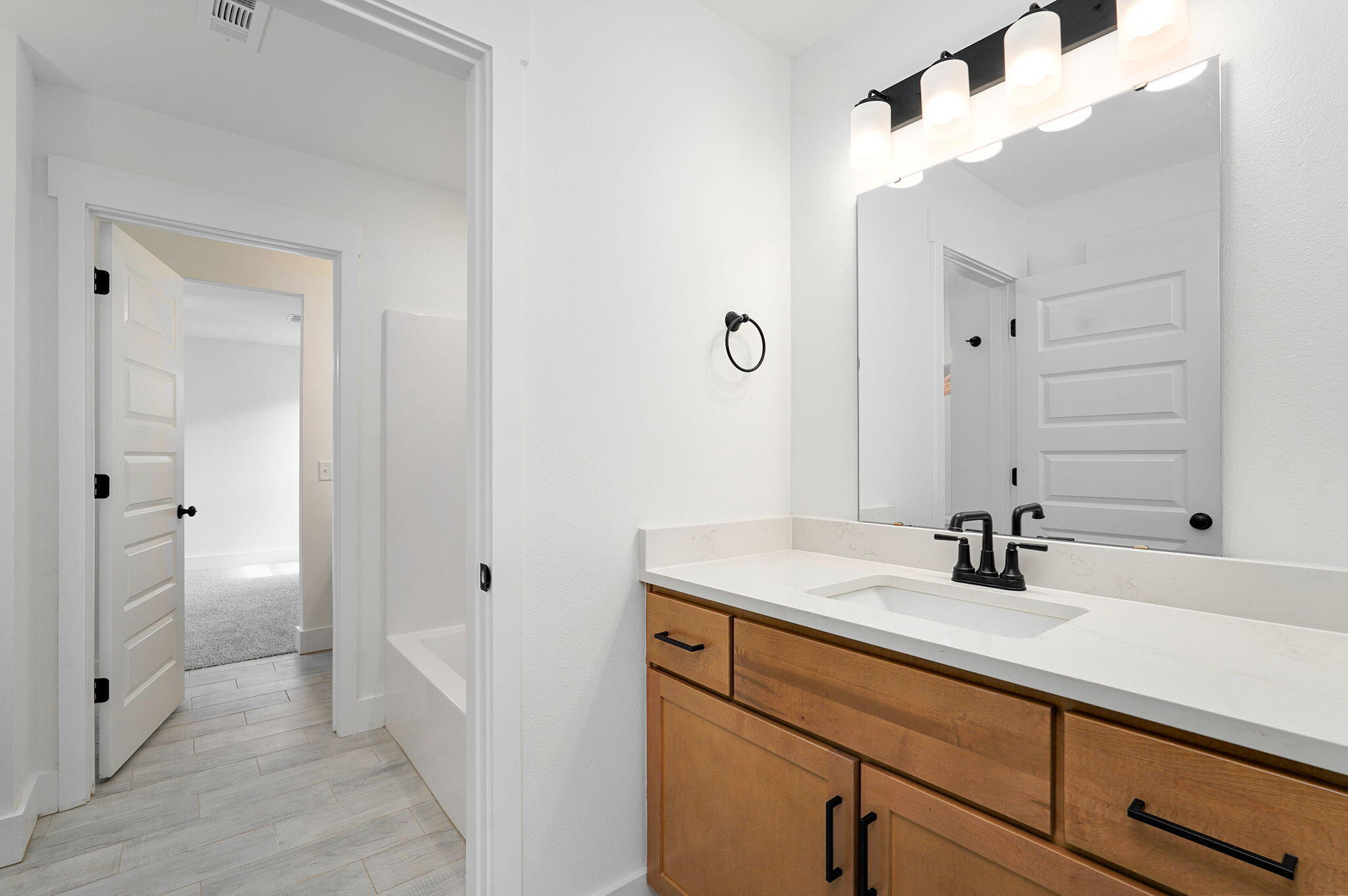 5207 South April Court Property Photo 16