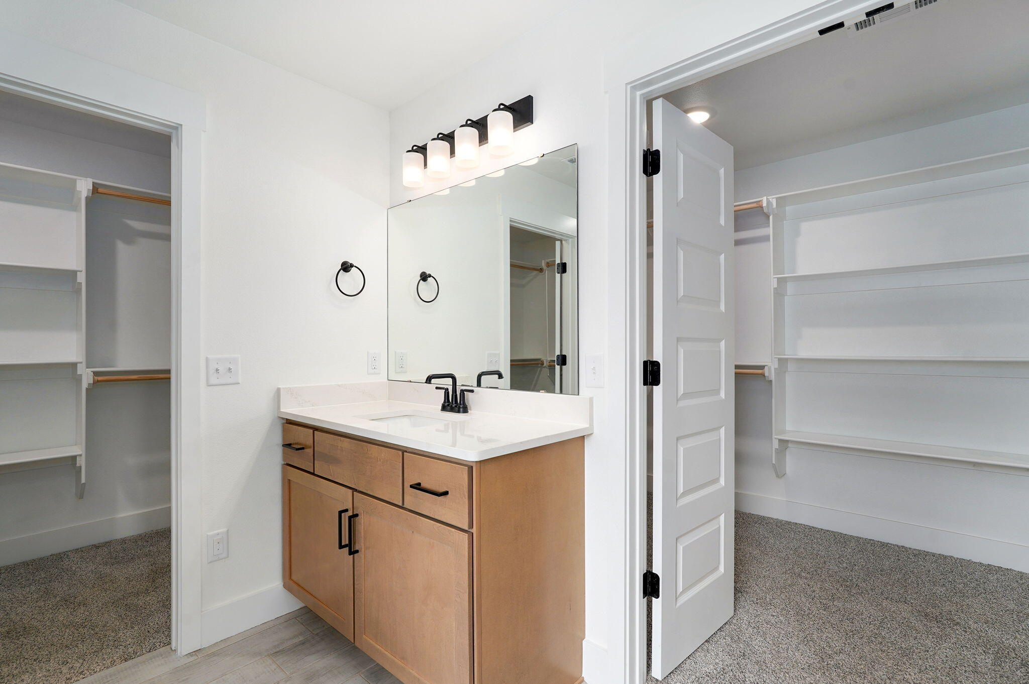 5207 South April Court Property Photo 28