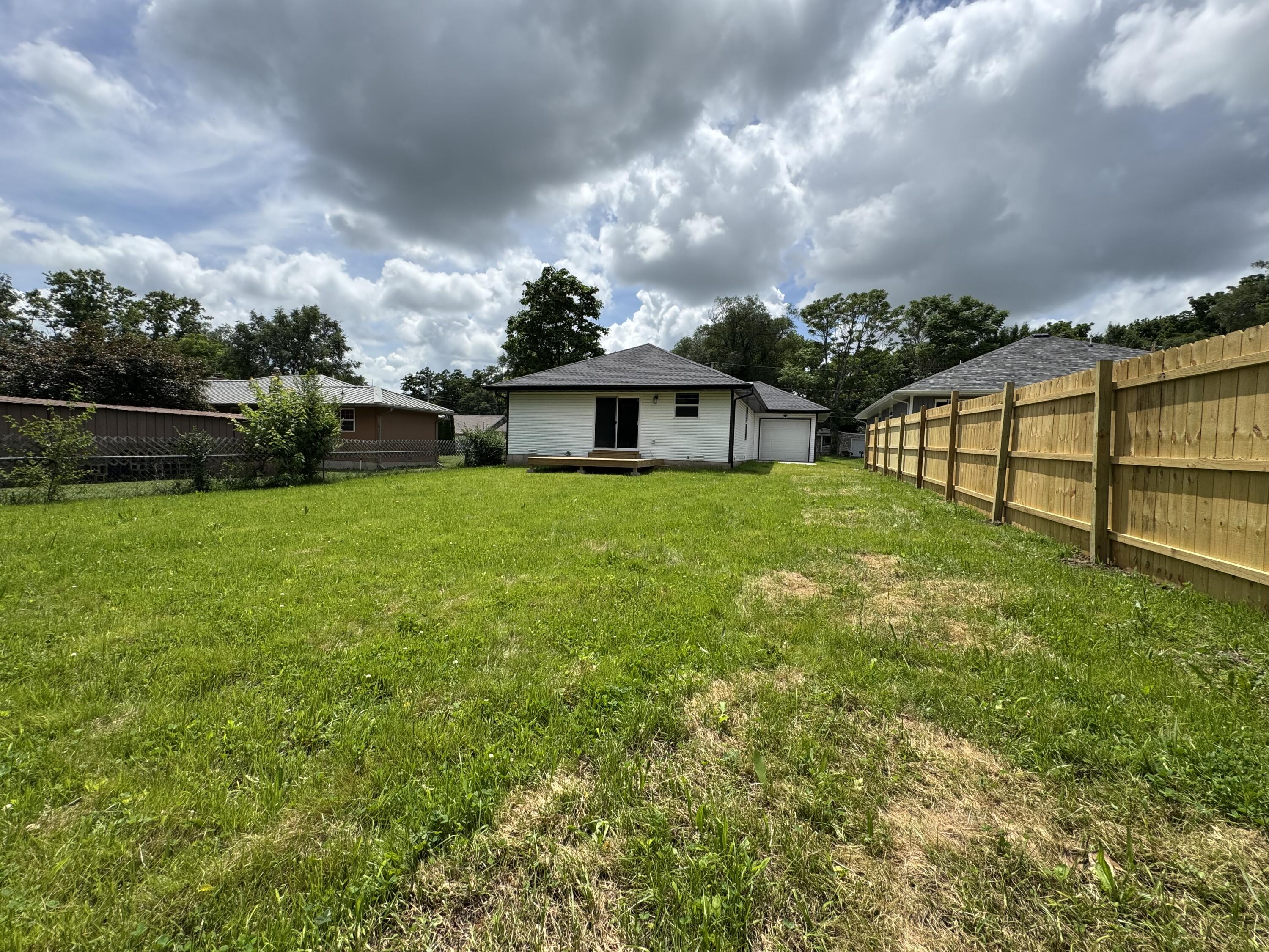 732 North Brown Avenue Property Photo 2