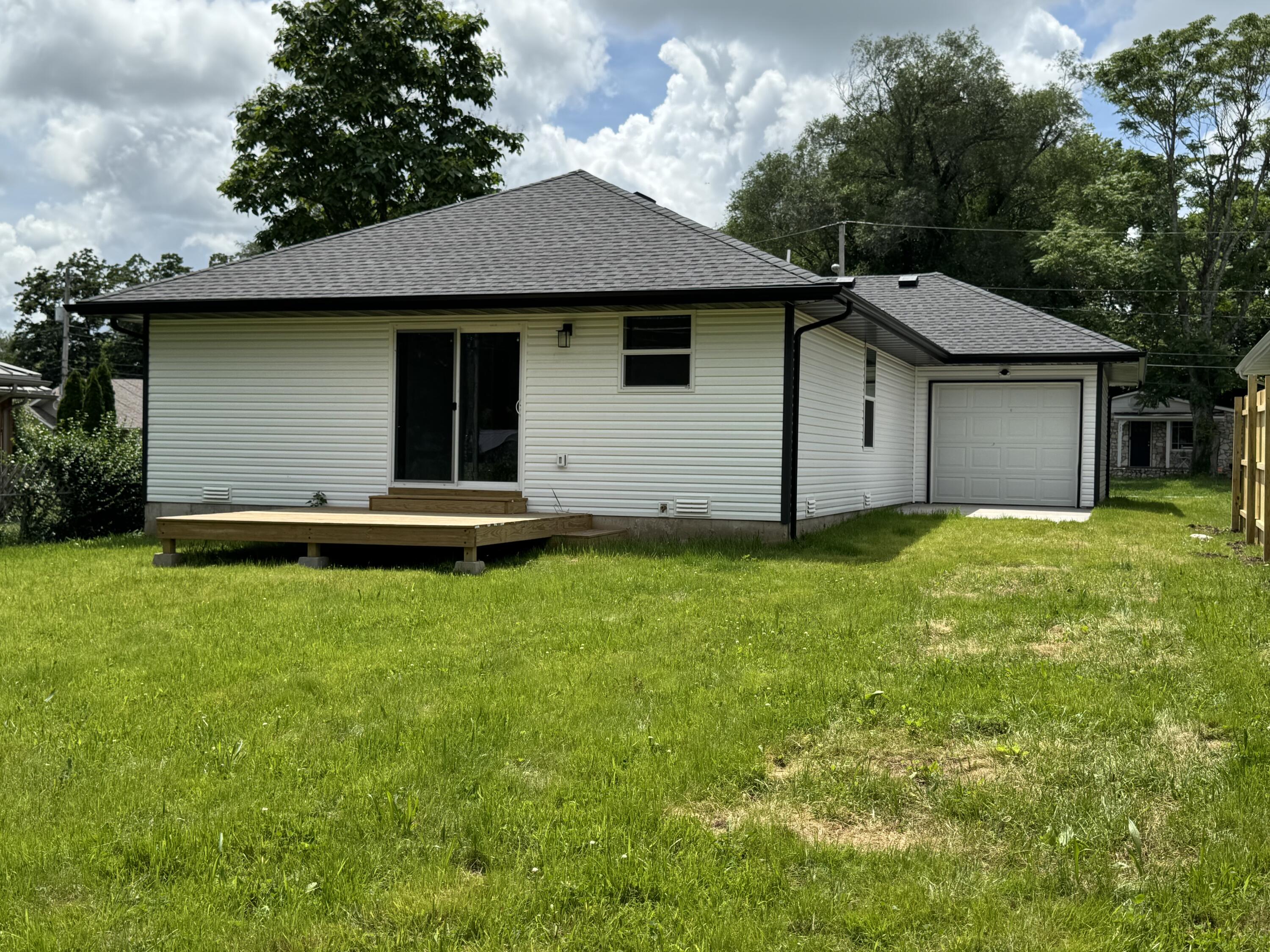 732 North Brown Avenue Property Photo 3