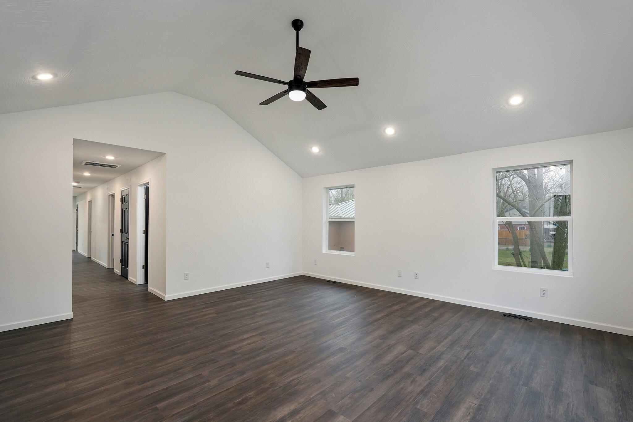 732 North Brown Avenue Property Photo 6