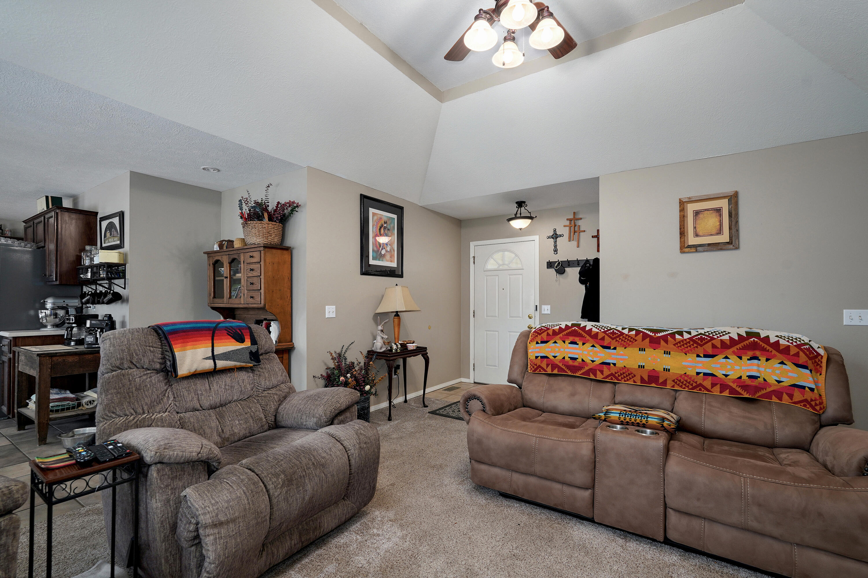 1689 South Eastland Avenue Property Photo 8