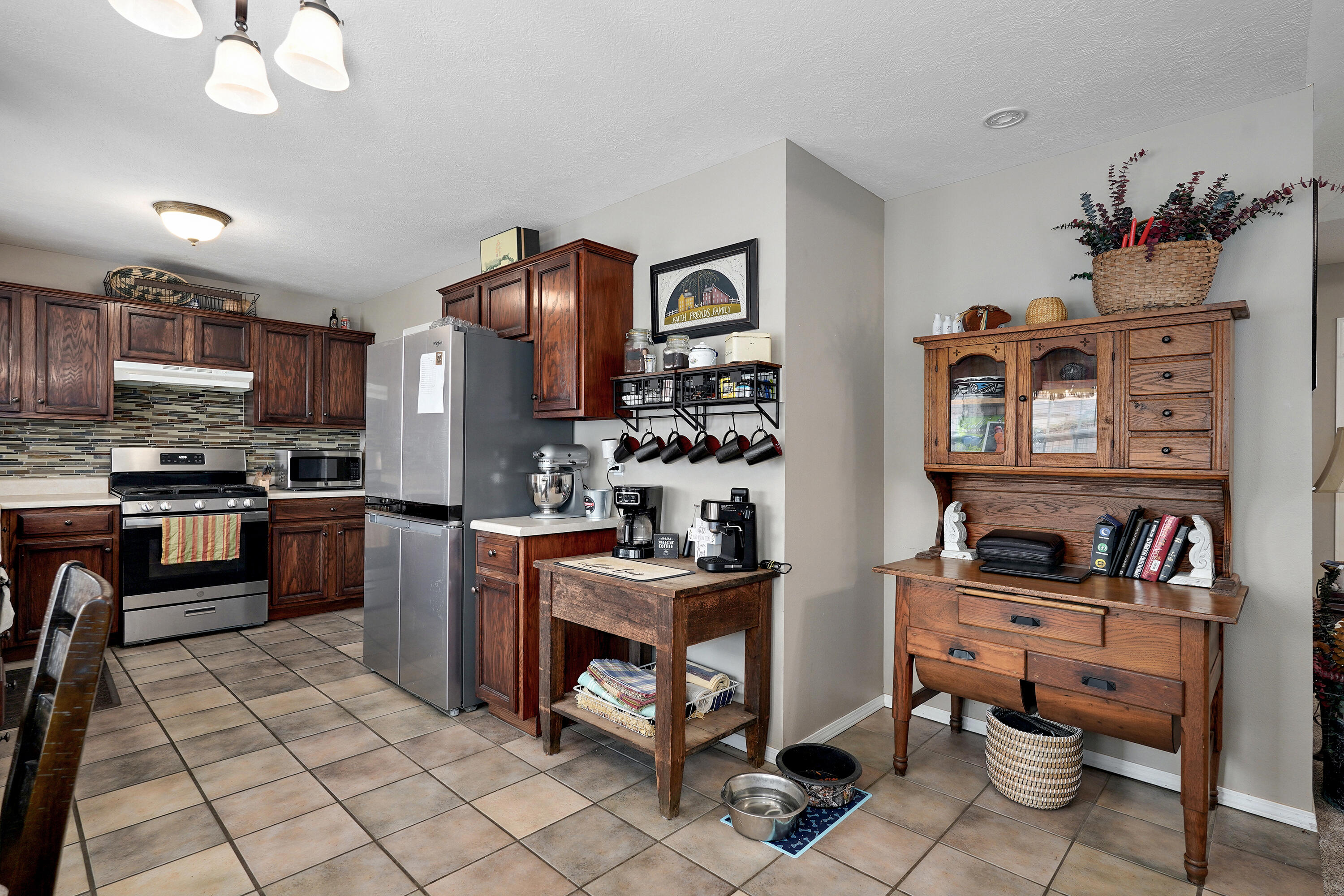 1689 South Eastland Avenue Property Photo 10