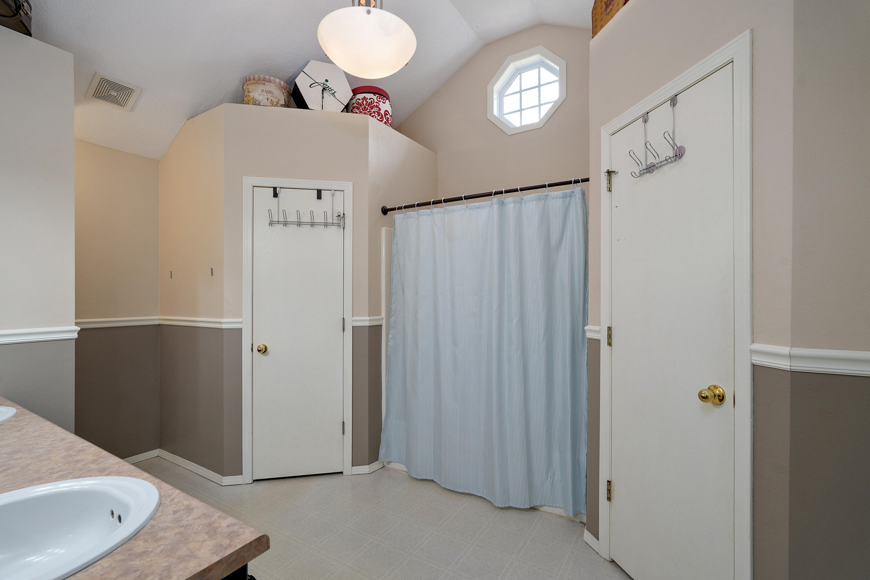 1689 South Eastland Avenue Property Photo 17