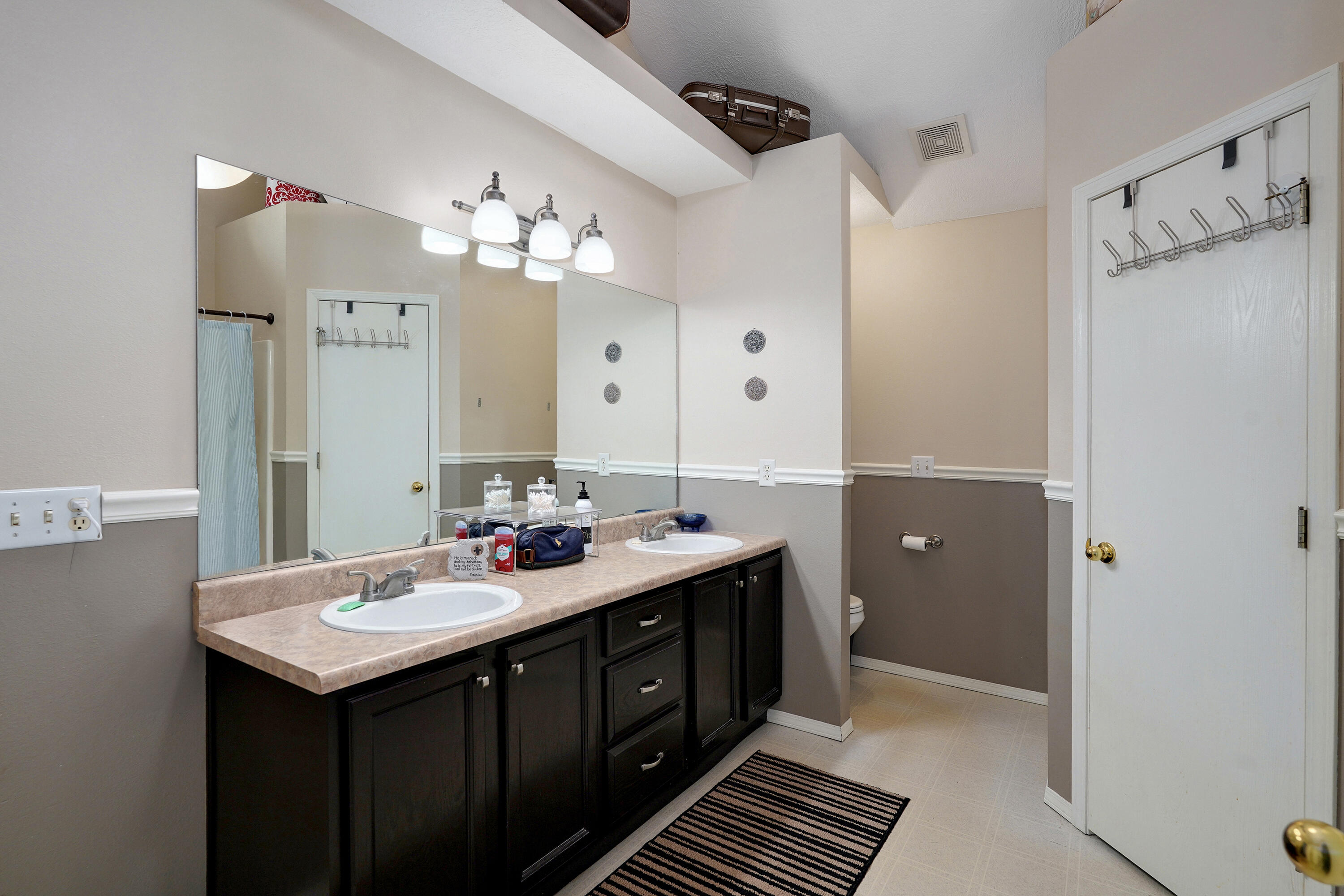 1689 South Eastland Avenue Property Photo 18