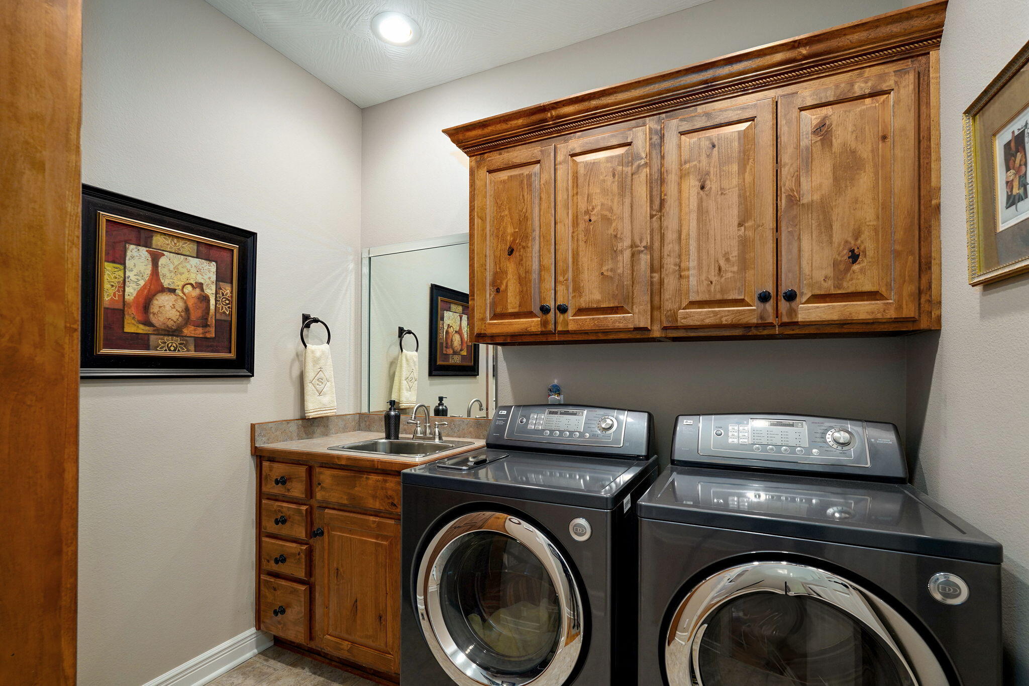 1425 East Wood Oaks Property Photo 27