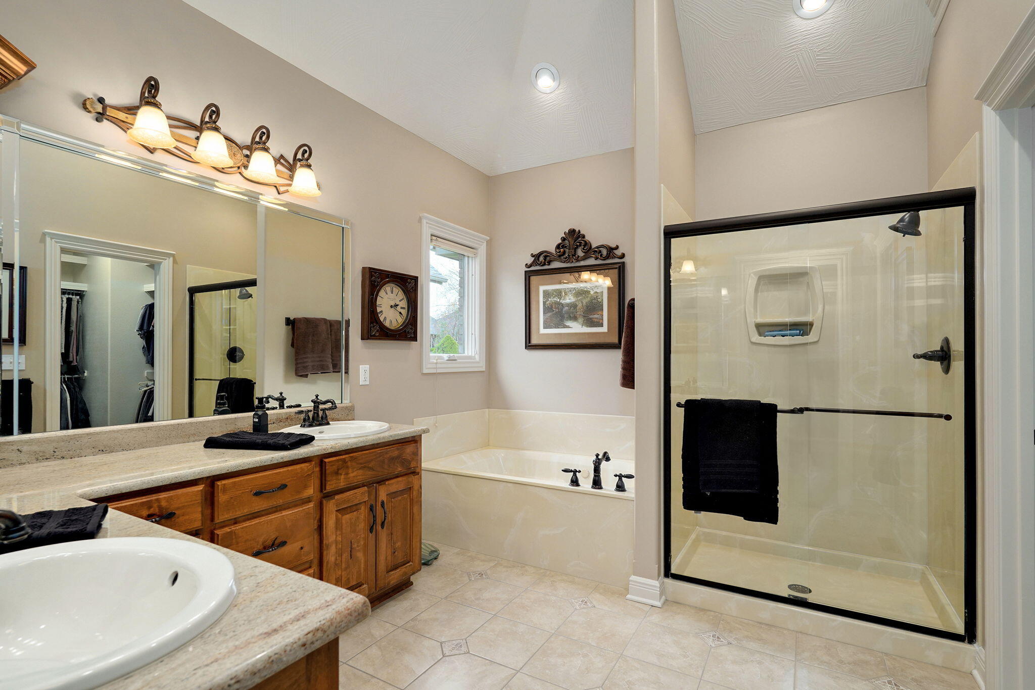 1425 East Wood Oaks Property Photo 31