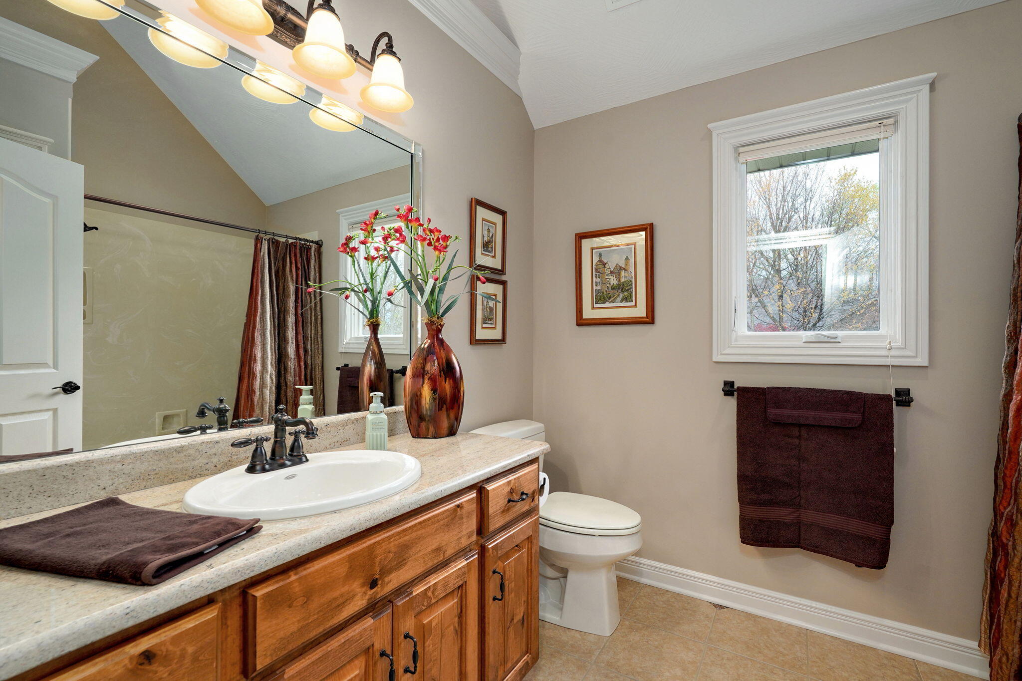 1425 East Wood Oaks Property Photo 36