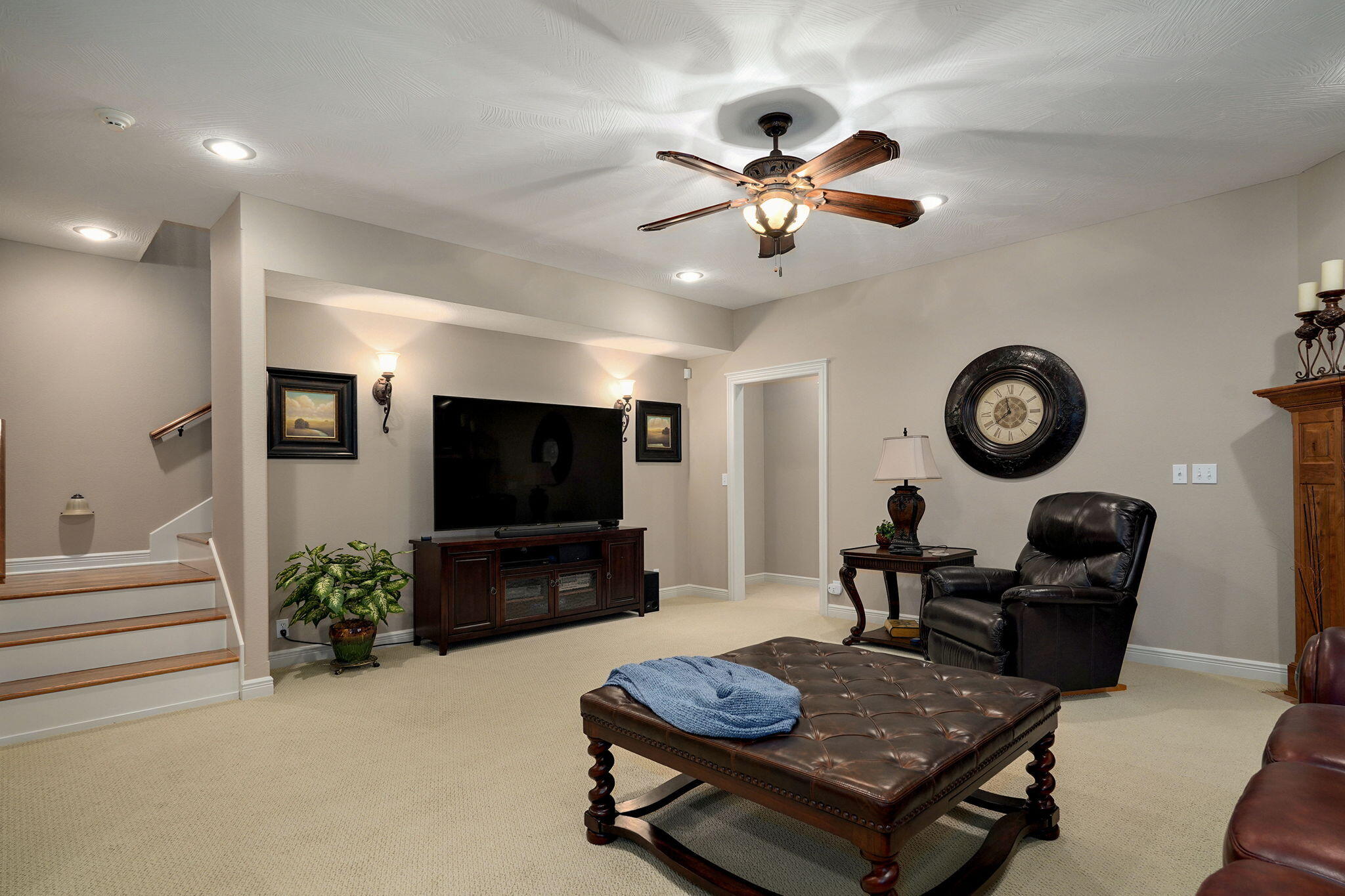 1425 East Wood Oaks Property Photo 40