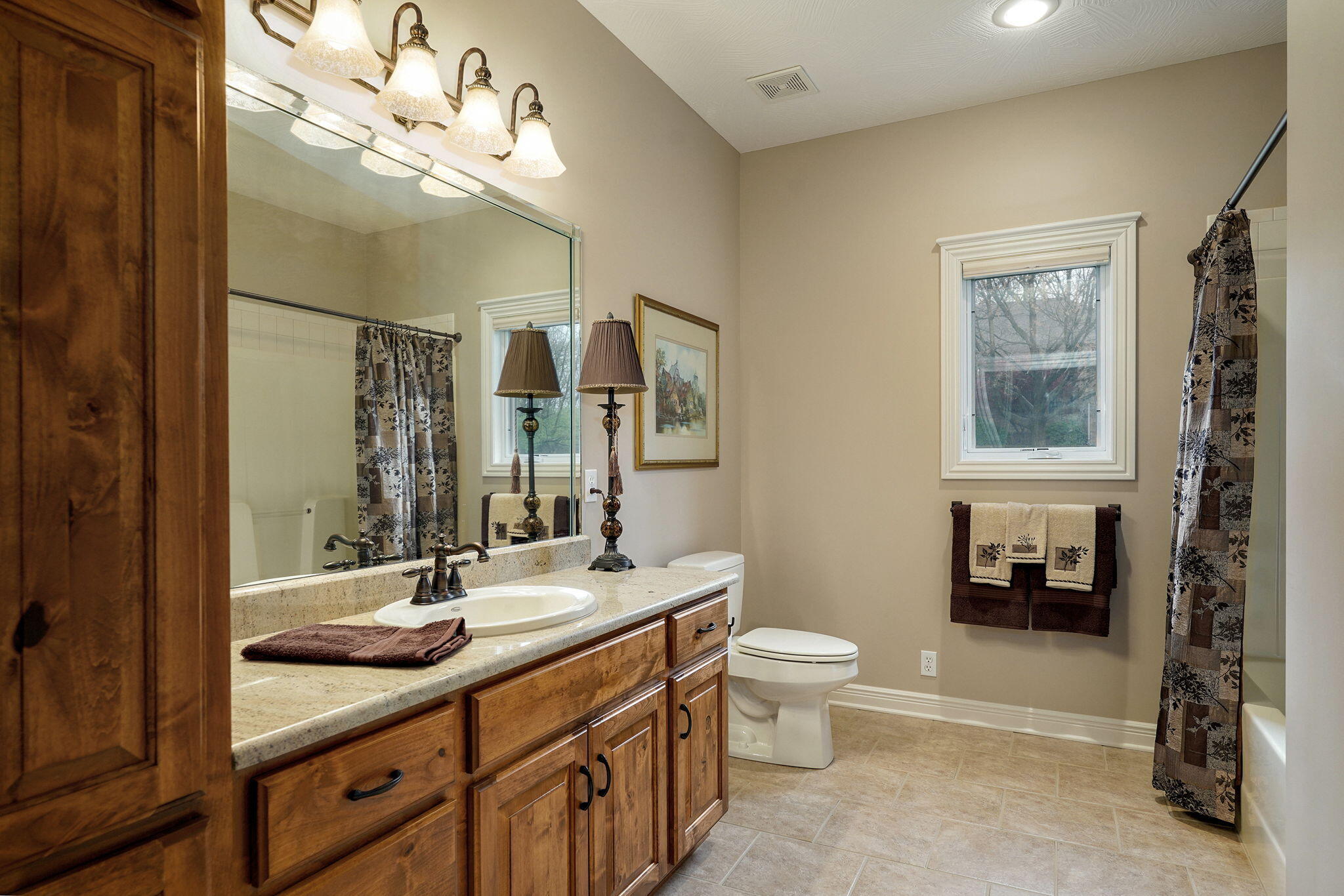 1425 East Wood Oaks Property Photo 51