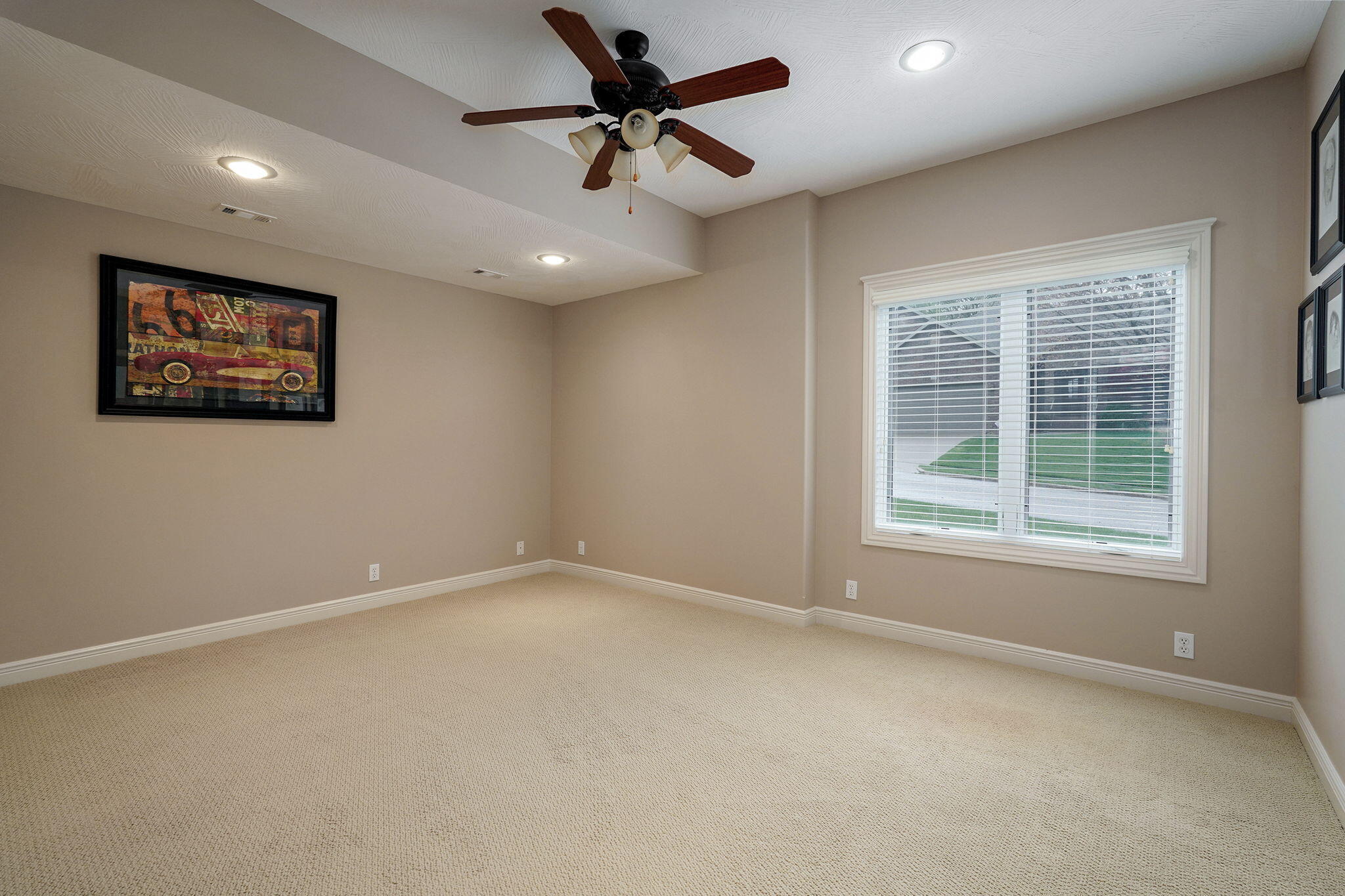 1425 East Wood Oaks Property Photo 53
