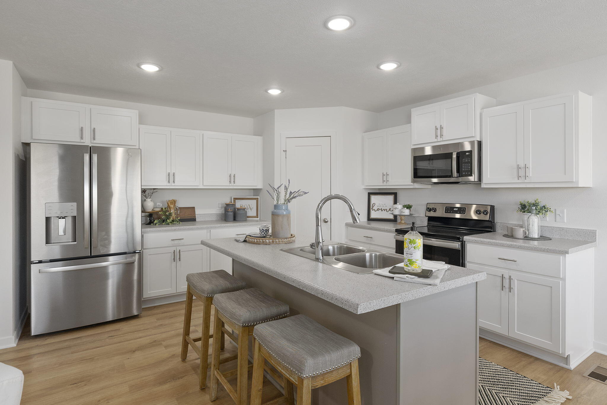 784 Hoffman Hills Boulevard Property Photo 4