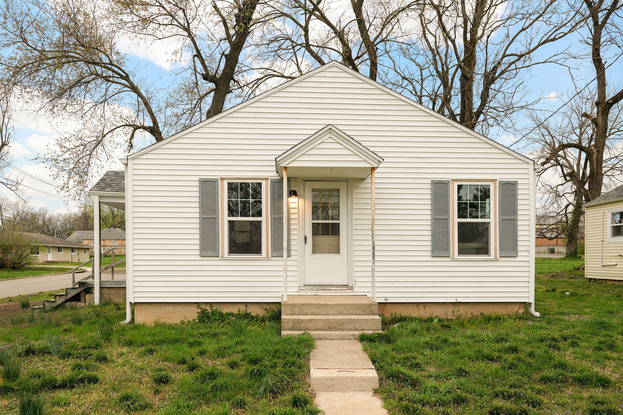 595 Chestnut Street Property Photo
