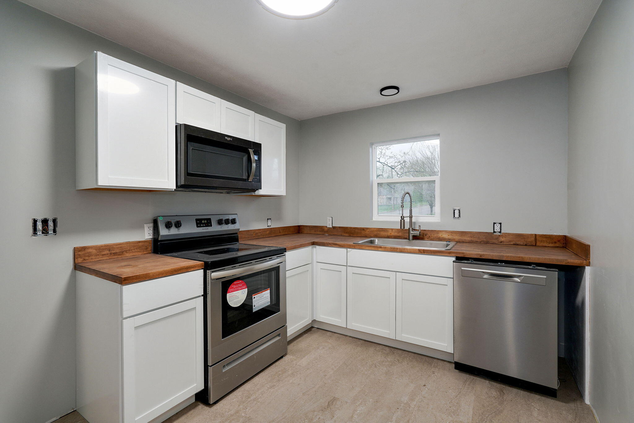 595 Chestnut Street Property Photo 9