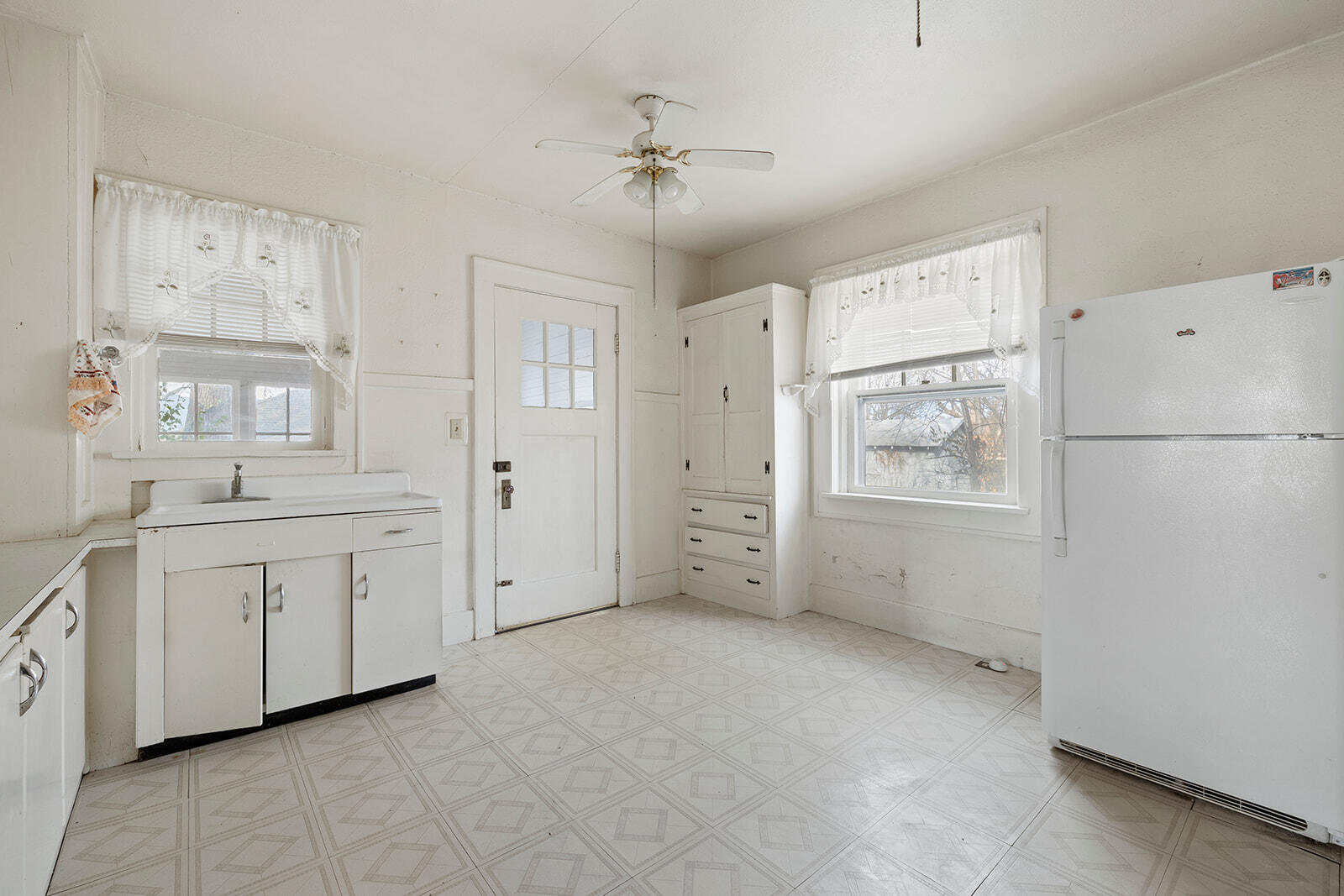 1303 North Grant Avenue Property Photo 8
