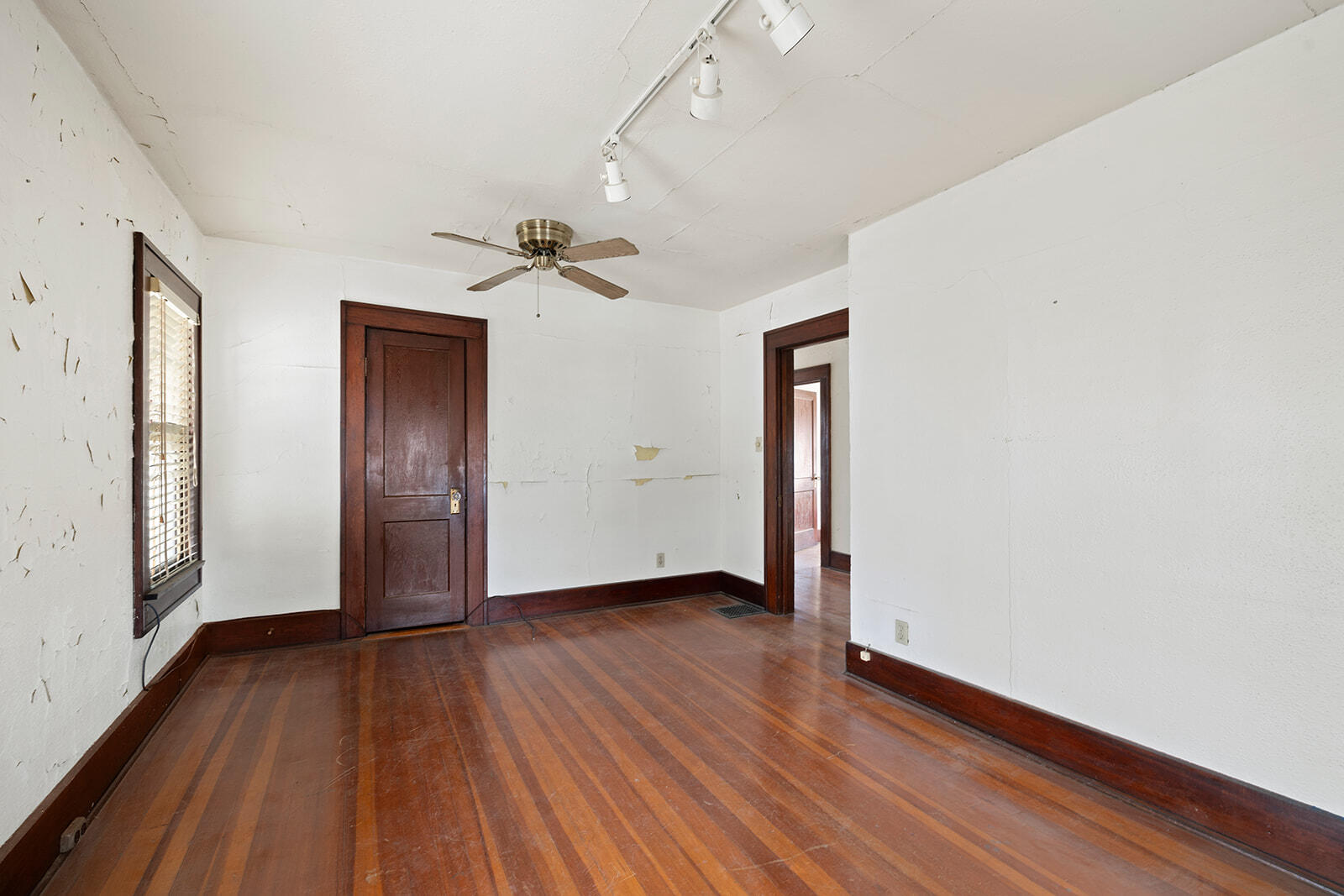 1303 North Grant Avenue Property Photo 23