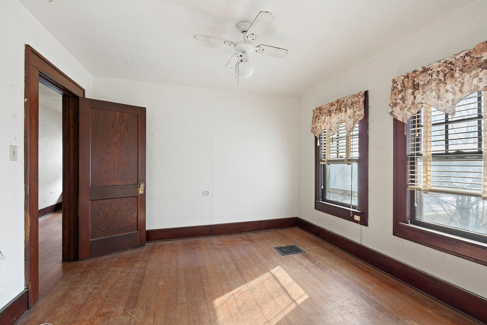 1303 North Grant Avenue Property Photo 27