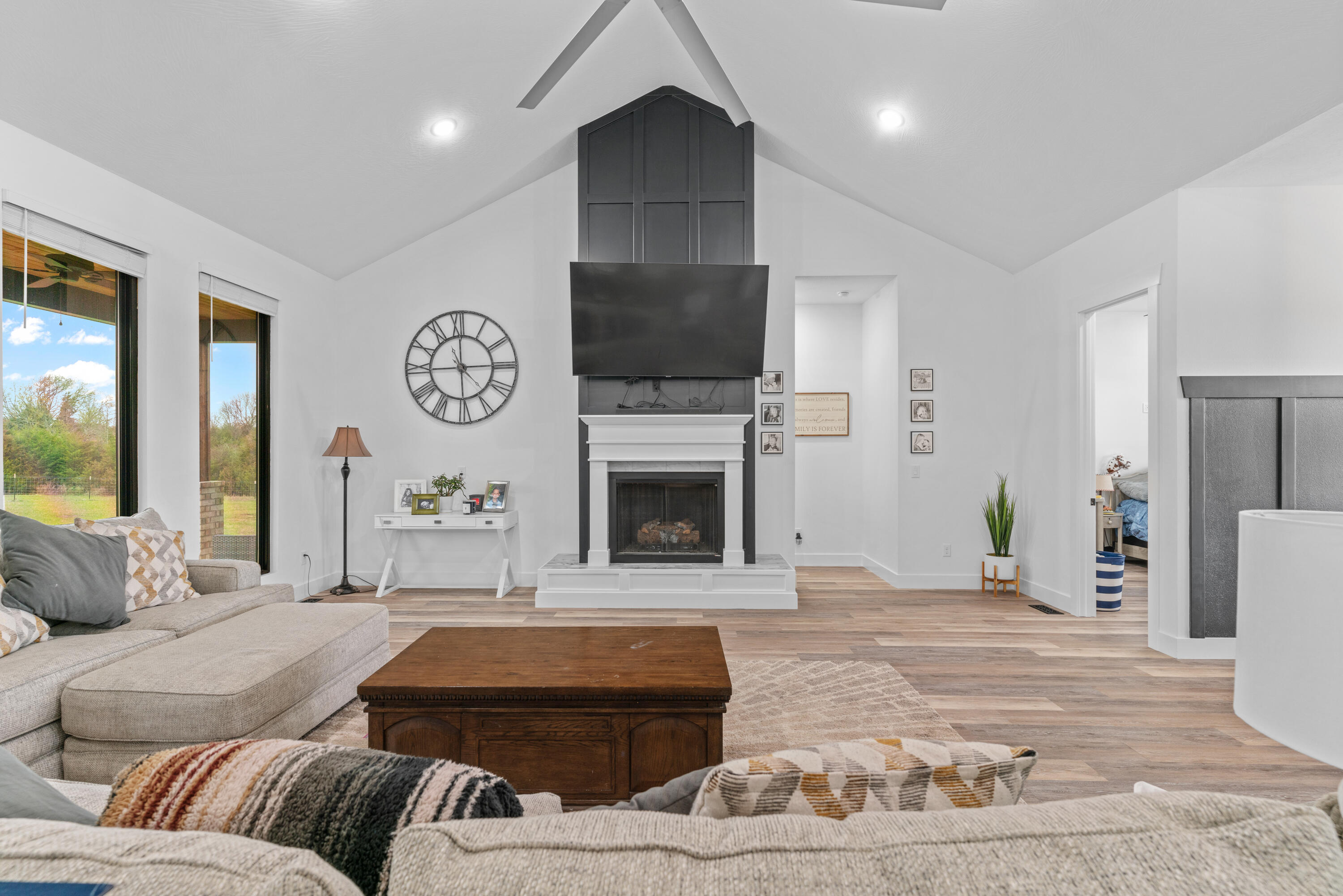 13433 Newhouse Lane Property Photo 10