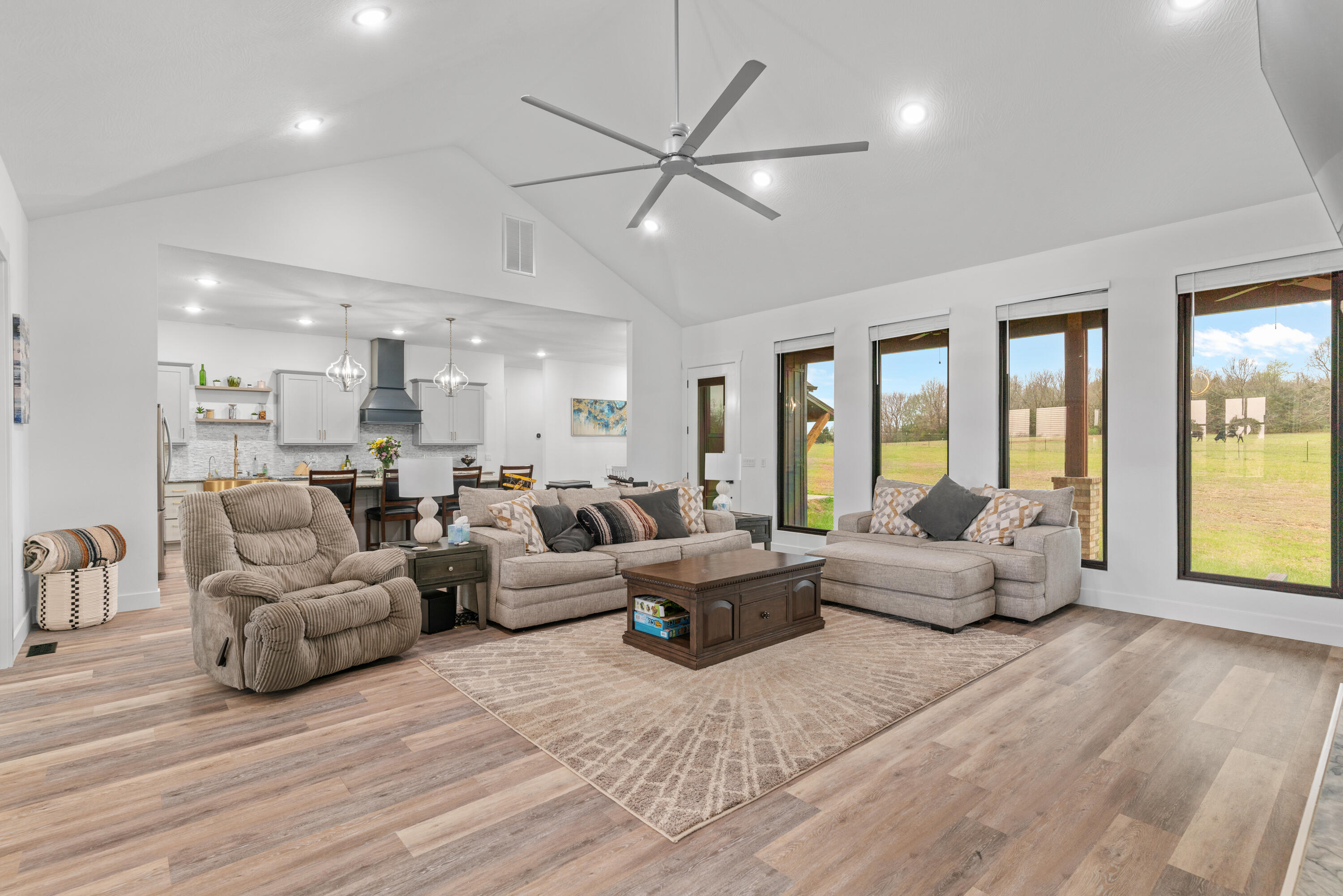 13433 Newhouse Lane Property Photo 11