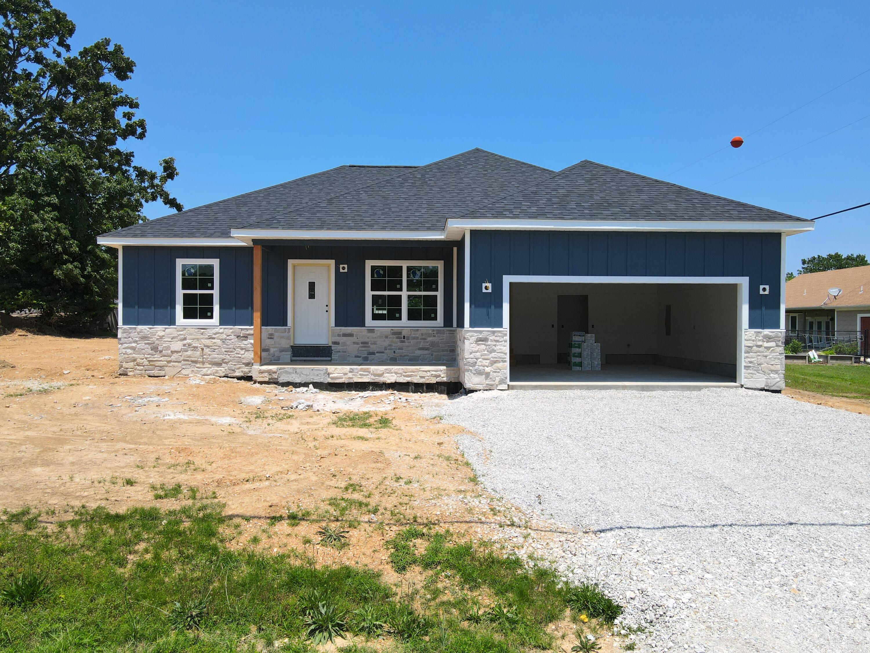 183 Twin Island Dr. Property Photo 1