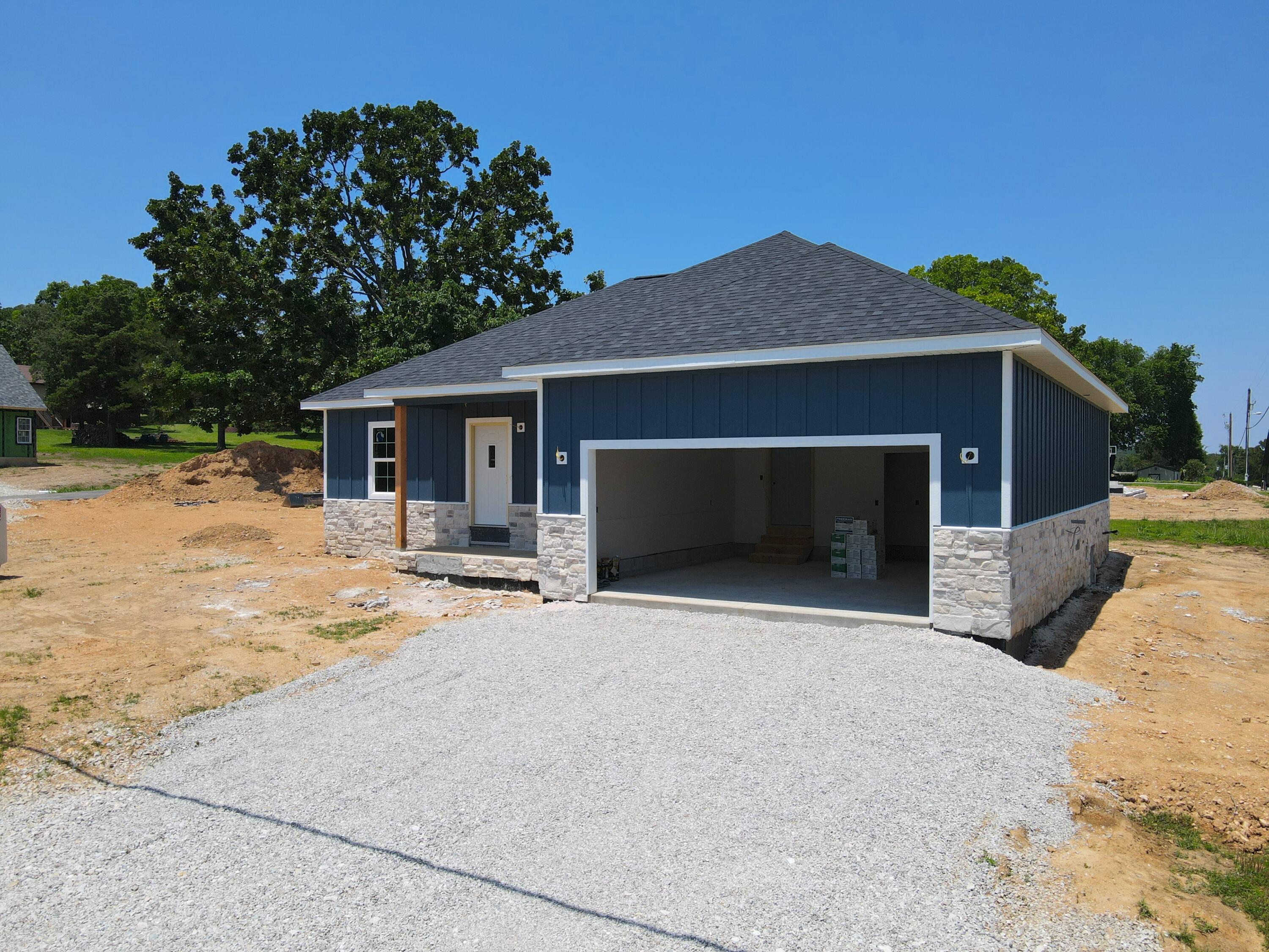 183 Twin Island Dr. Property Photo 4