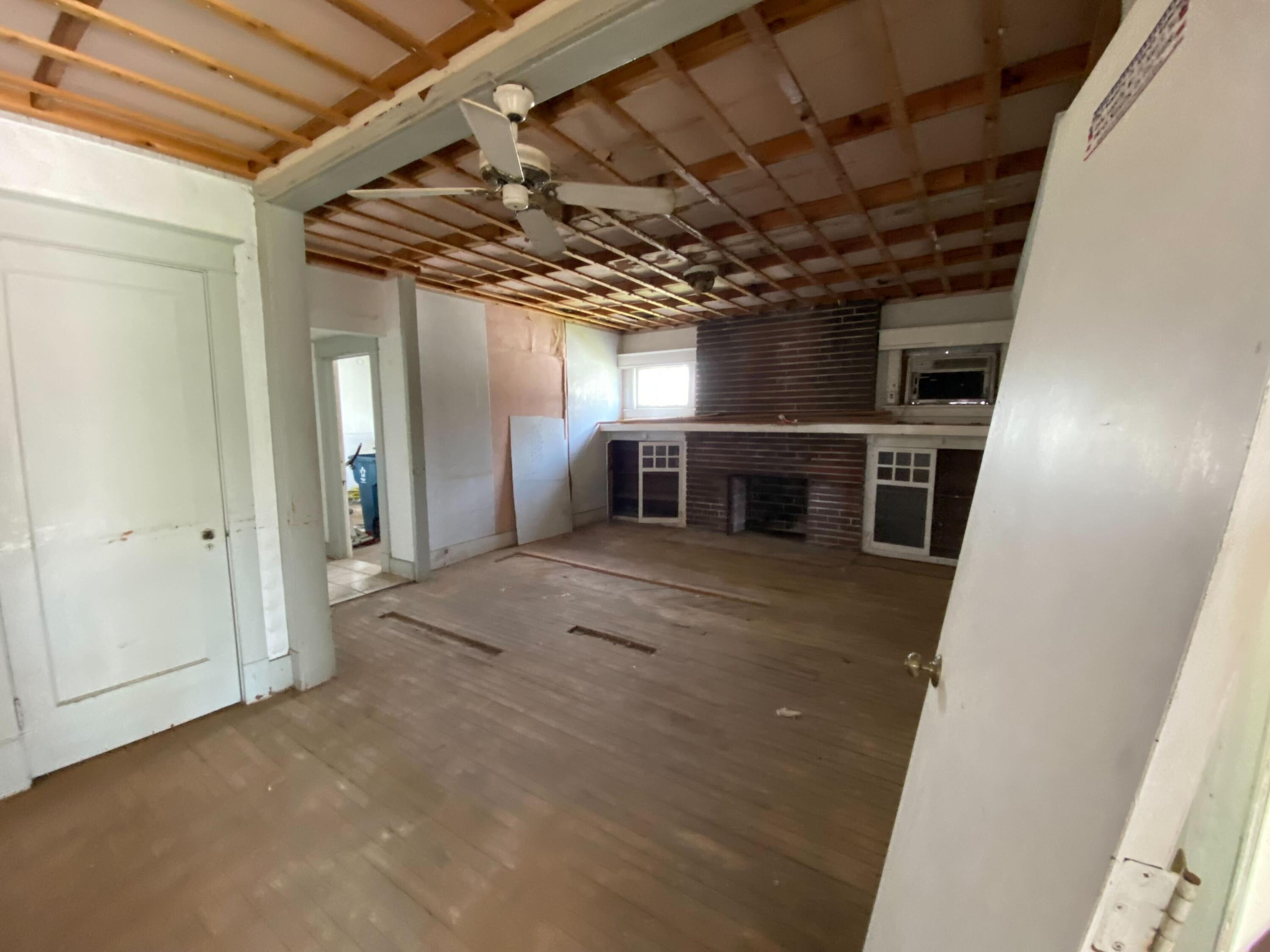 2114 South Joplin Avenue Property Photo 6