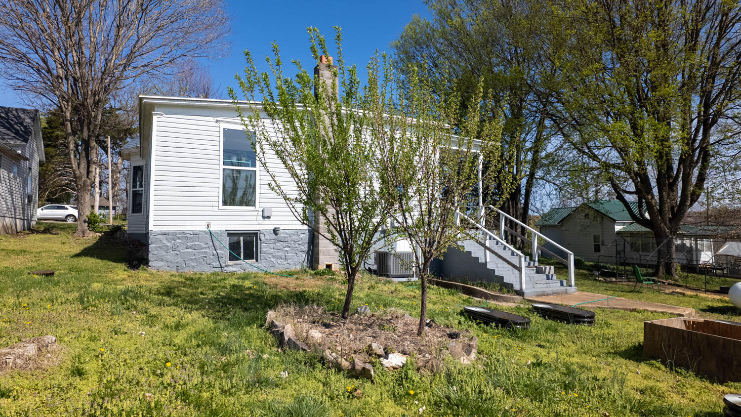 213 Arch Property Photo 34