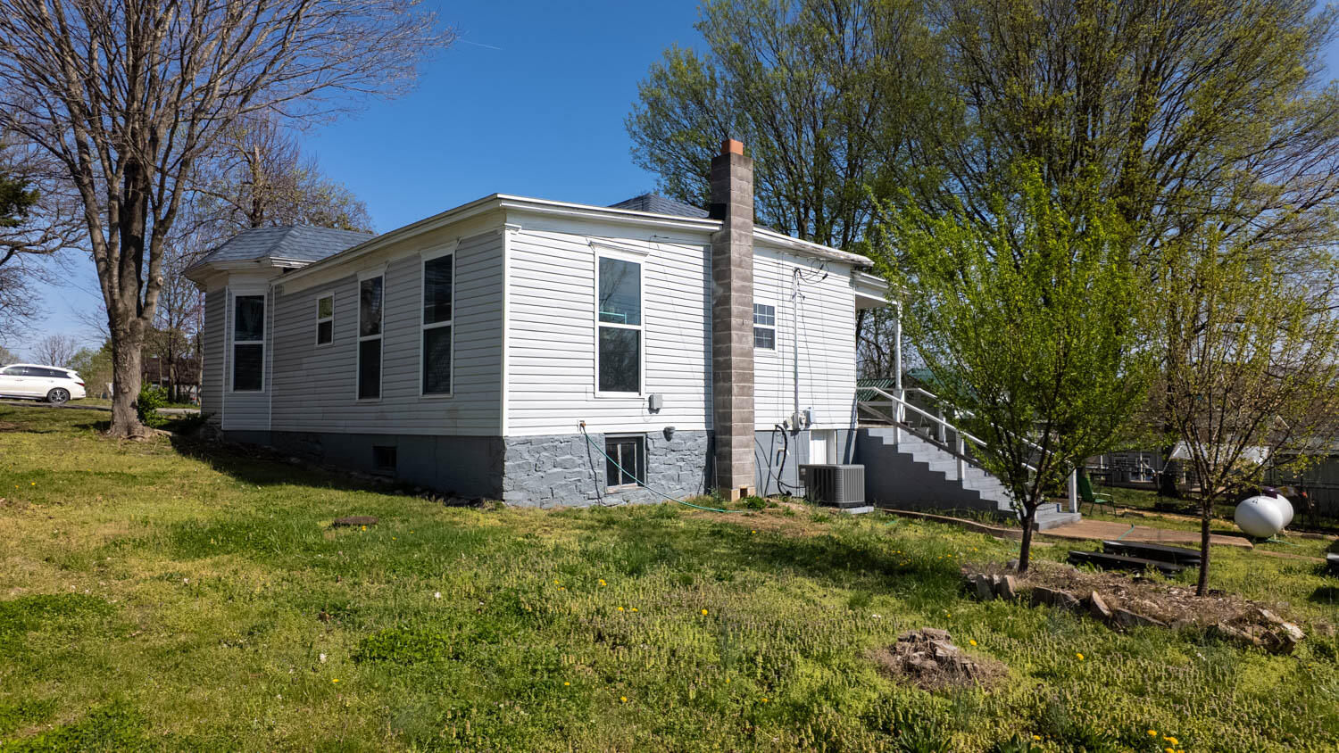 213 Arch Property Photo 35