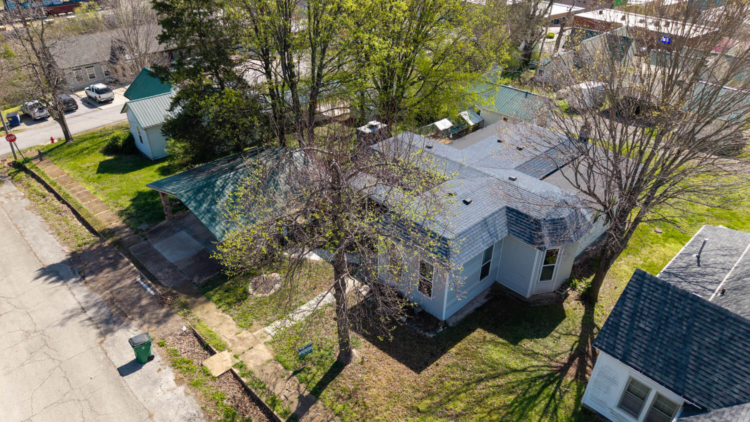 213 Arch Property Photo 36