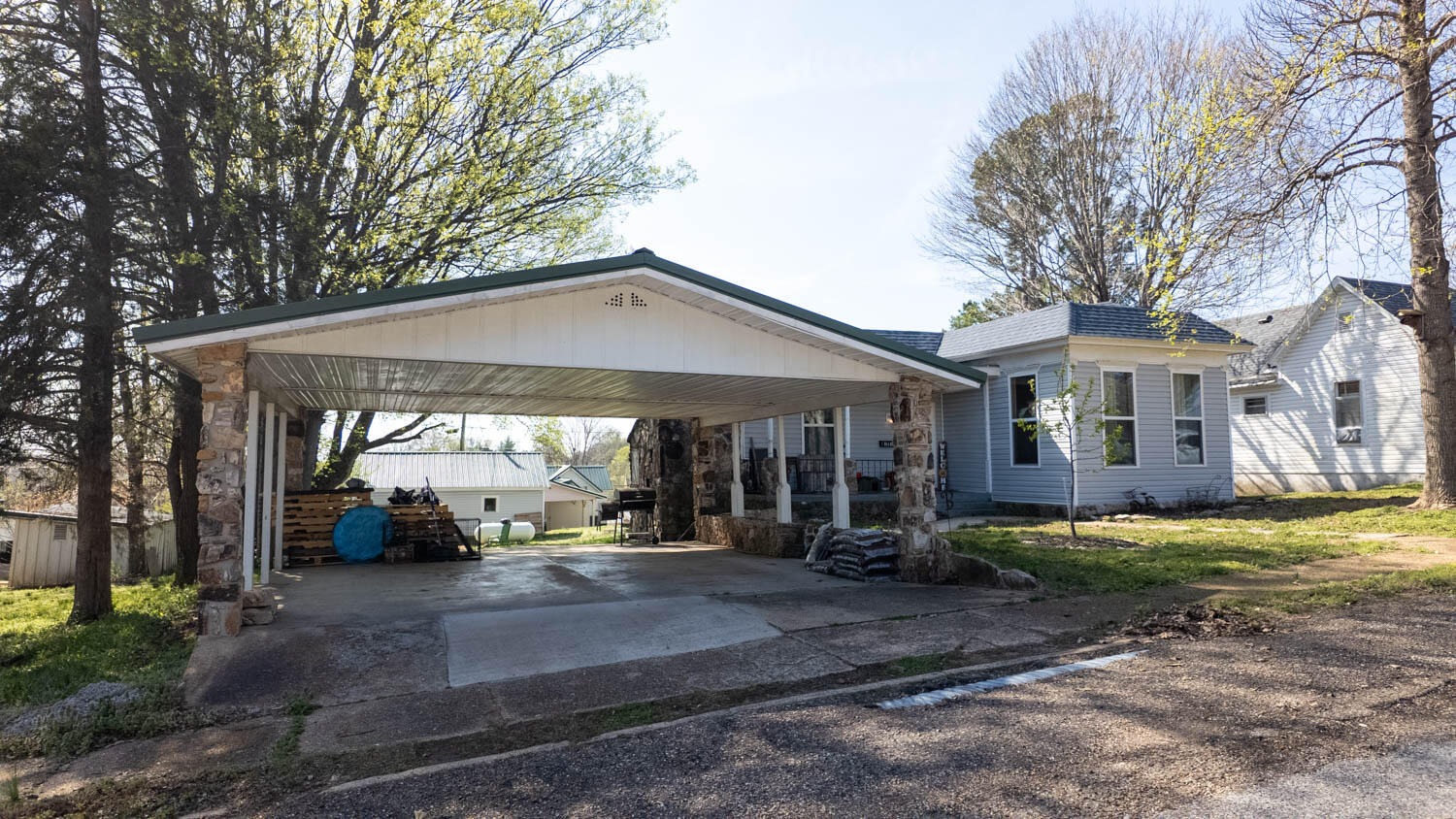 213 Arch Property Photo 41