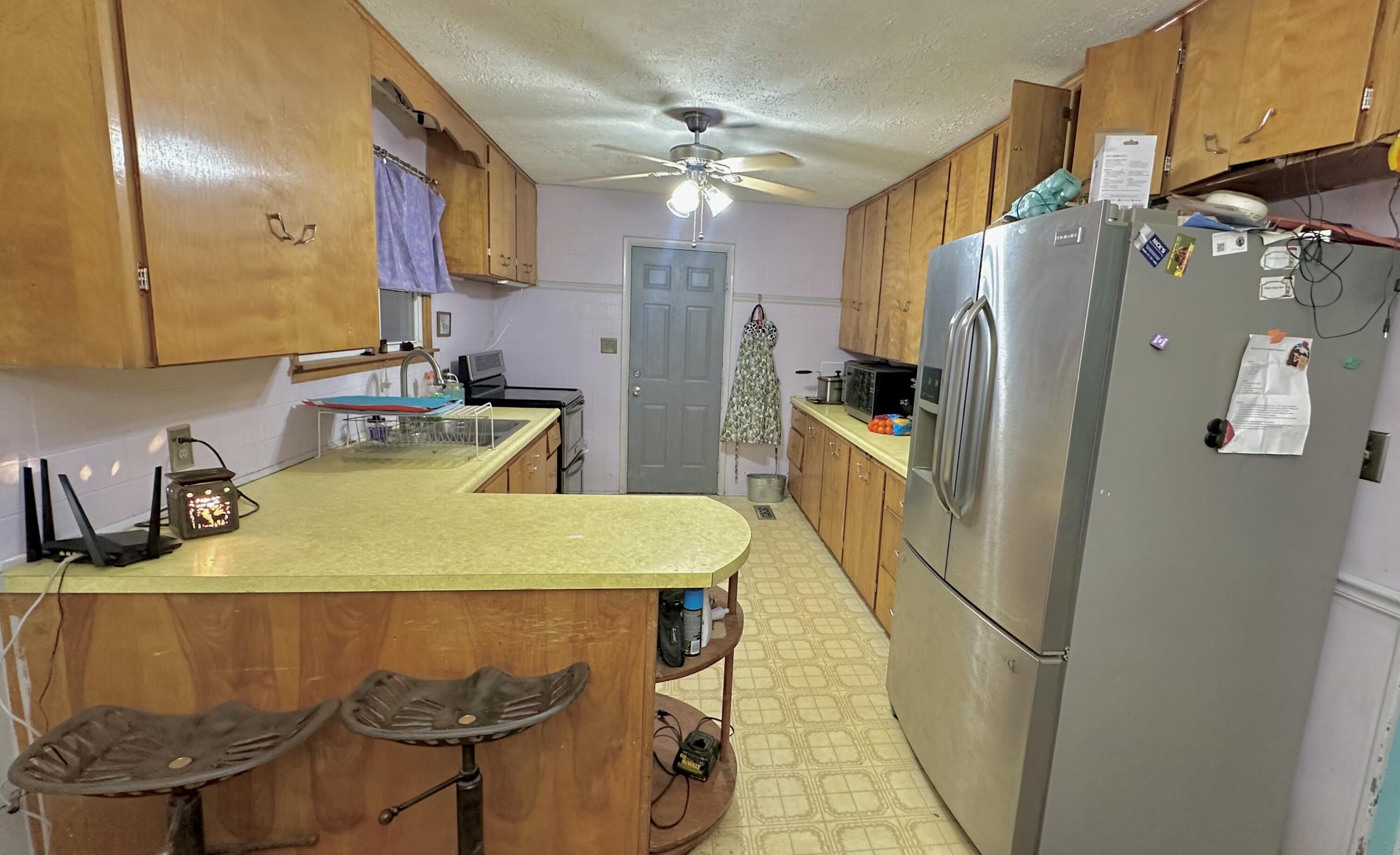 7060 County Road 8240 Property Photo 6