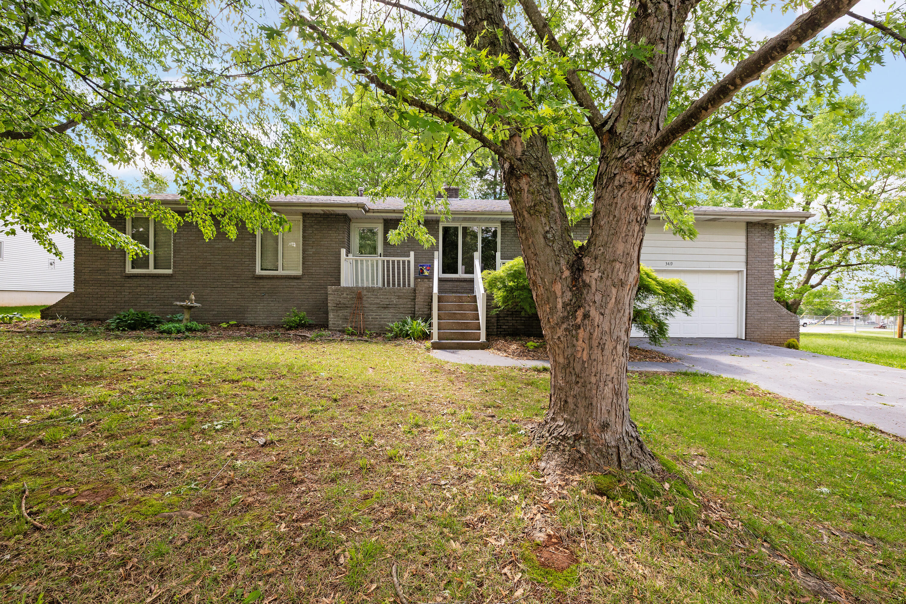 3419 South Westwood Avenue Property Photo 3