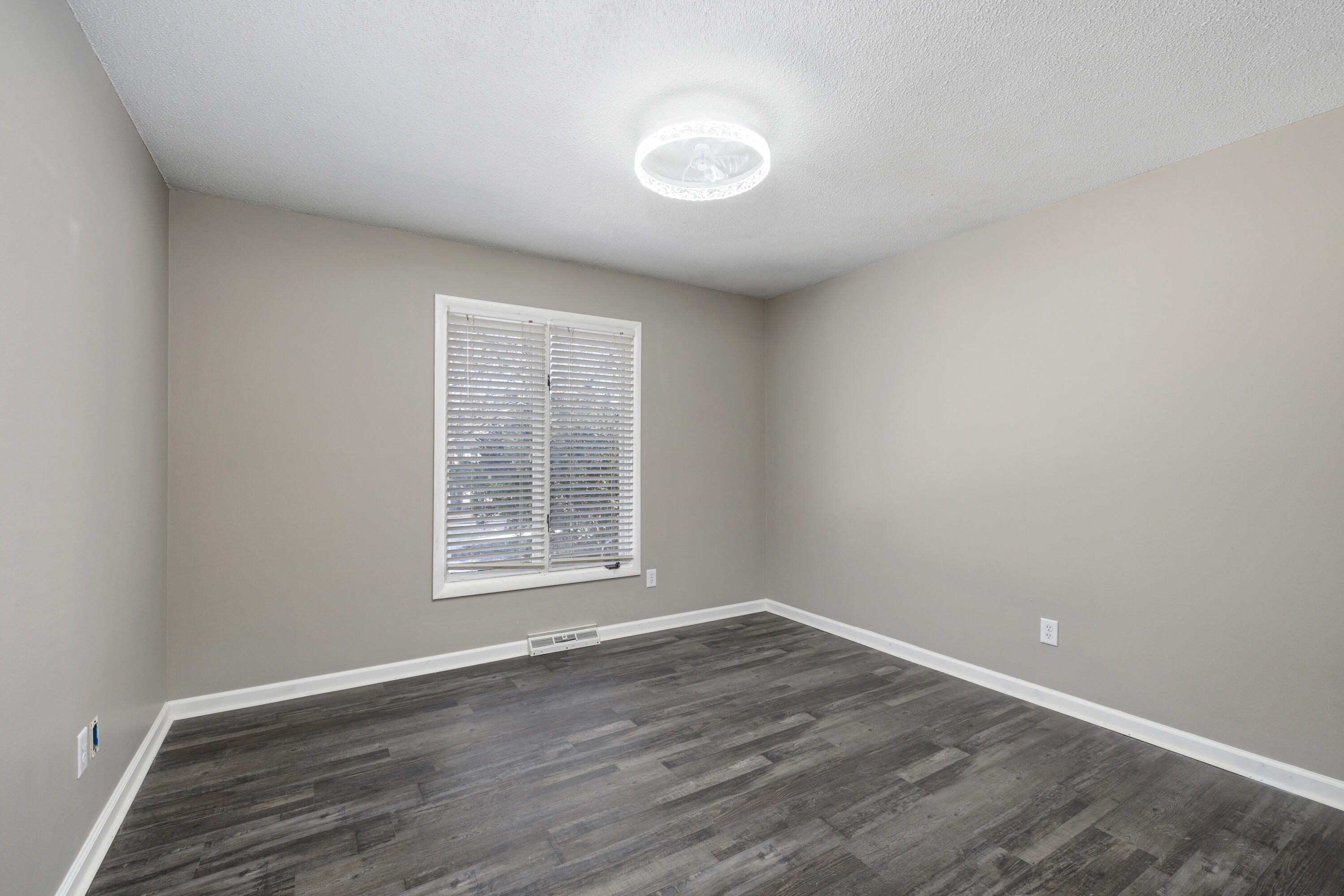 3419 South Westwood Avenue Property Photo 27