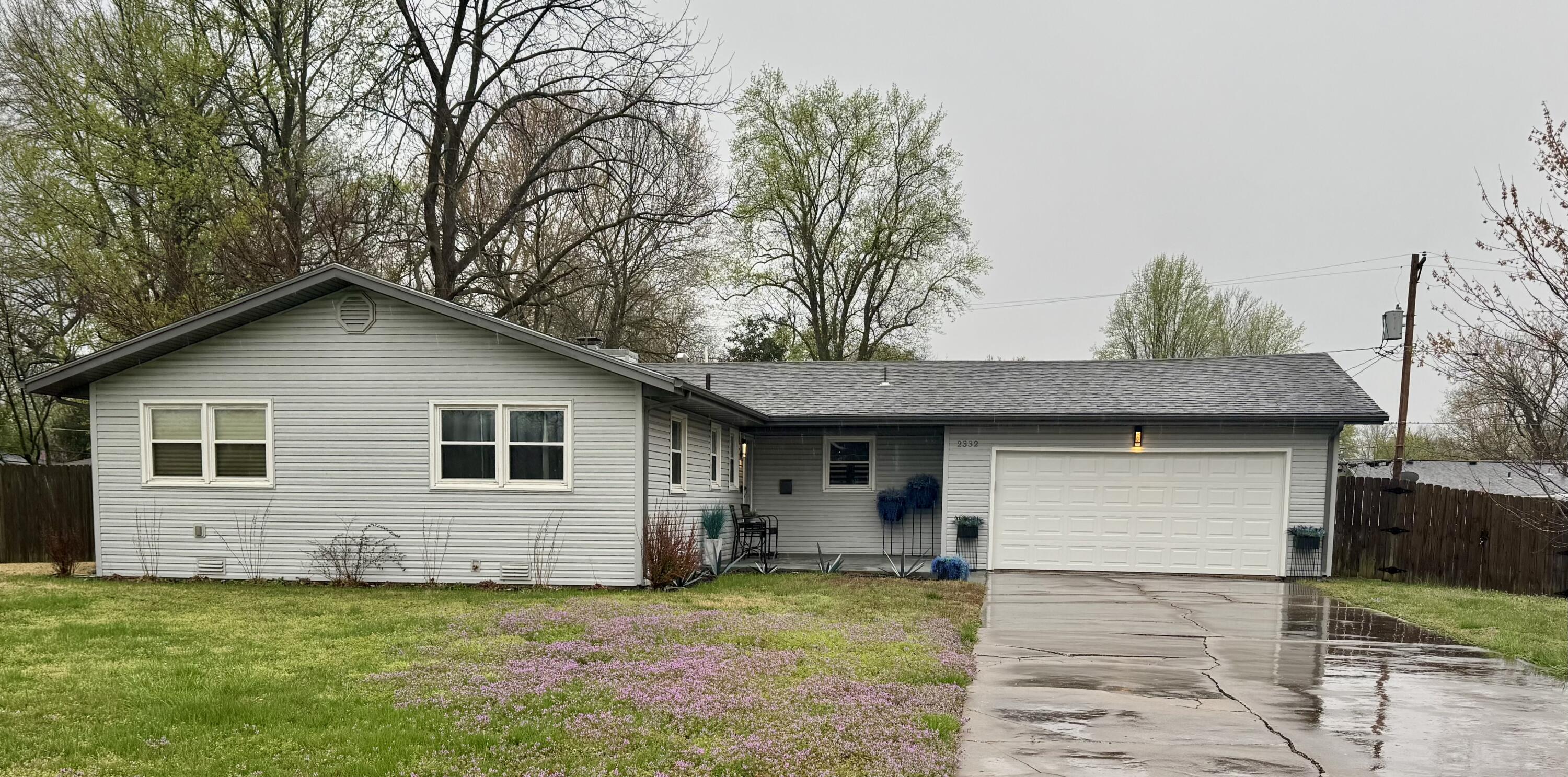 2332 East Washita Street Property Photo 1