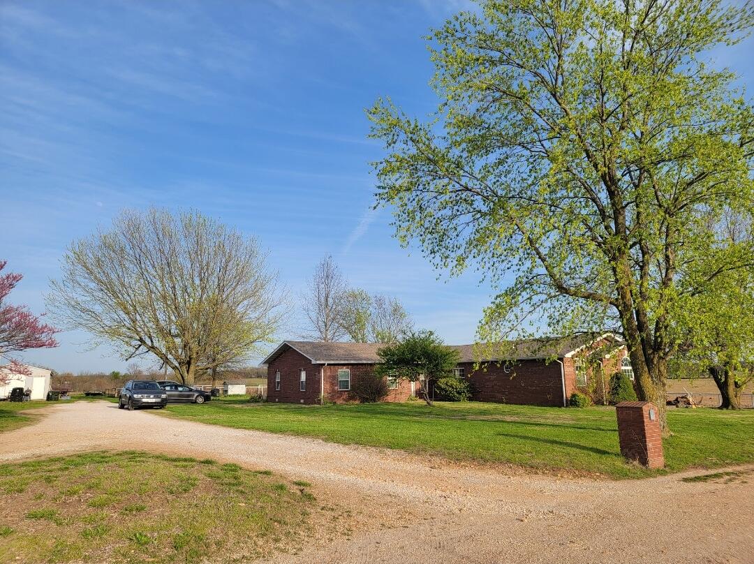 7 Lawrence 2200 Property Photo 3