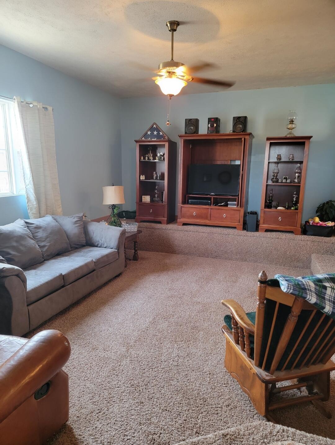 7 Lawrence 2200 Property Photo 5