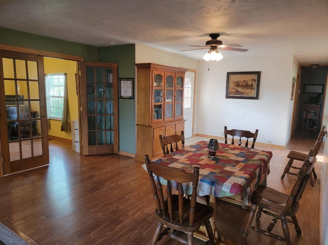 7 Lawrence 2200 Property Photo 8