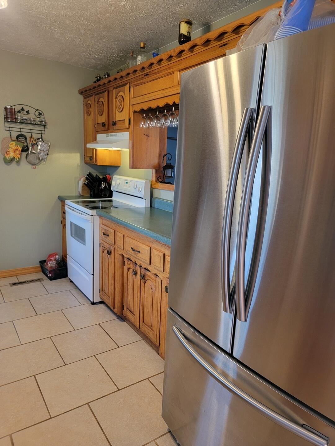 7 Lawrence 2200 Property Photo 12