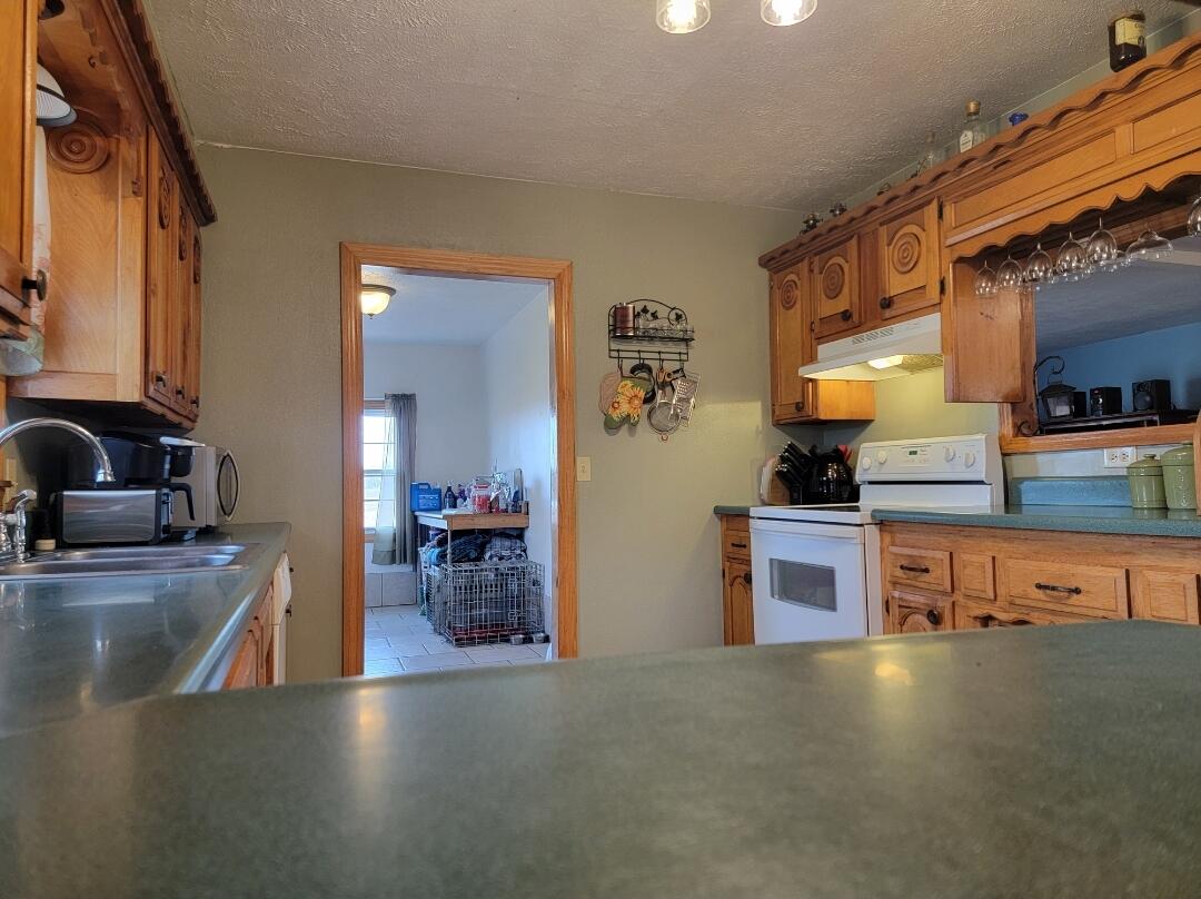 7 Lawrence 2200 Property Photo 13