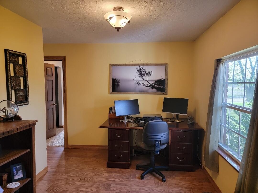 7 Lawrence 2200 Property Photo 17