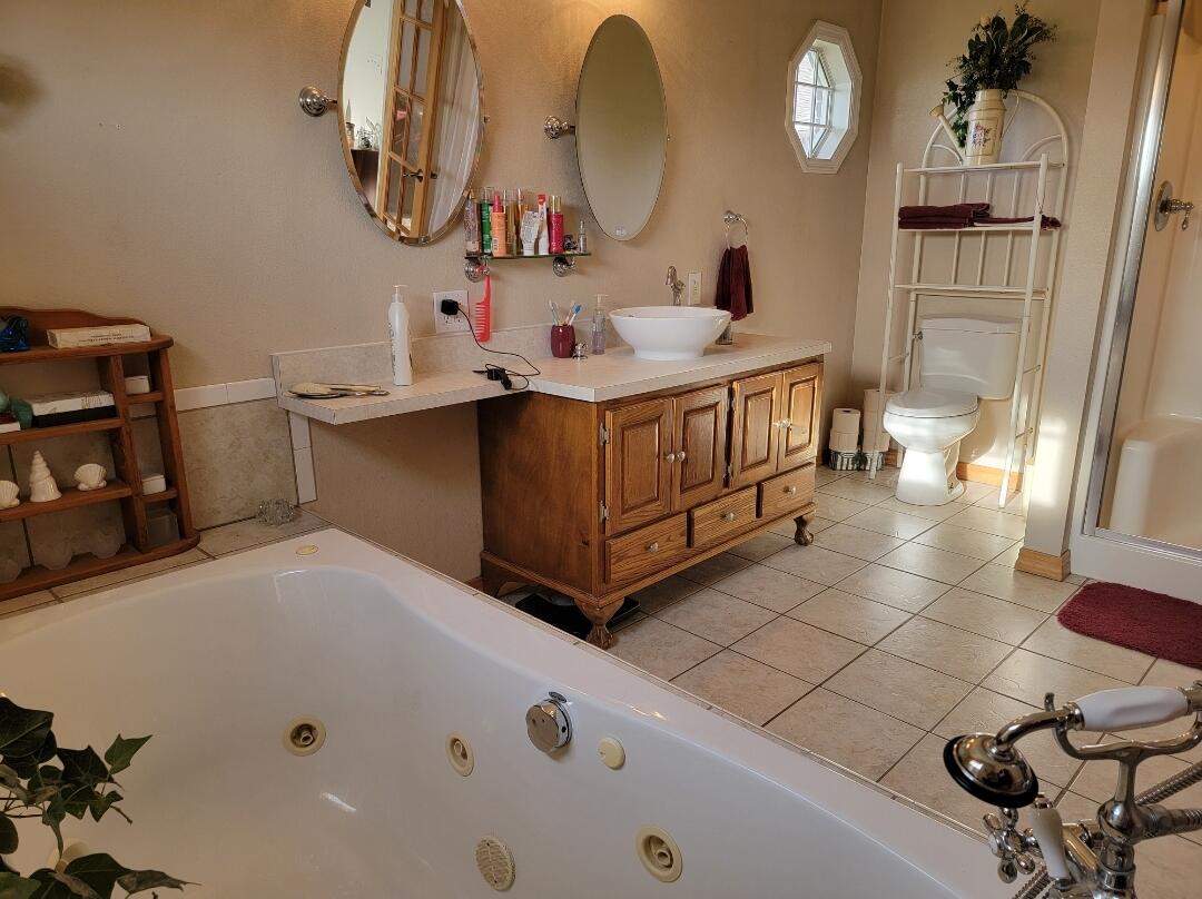 7 Lawrence 2200 Property Photo 25