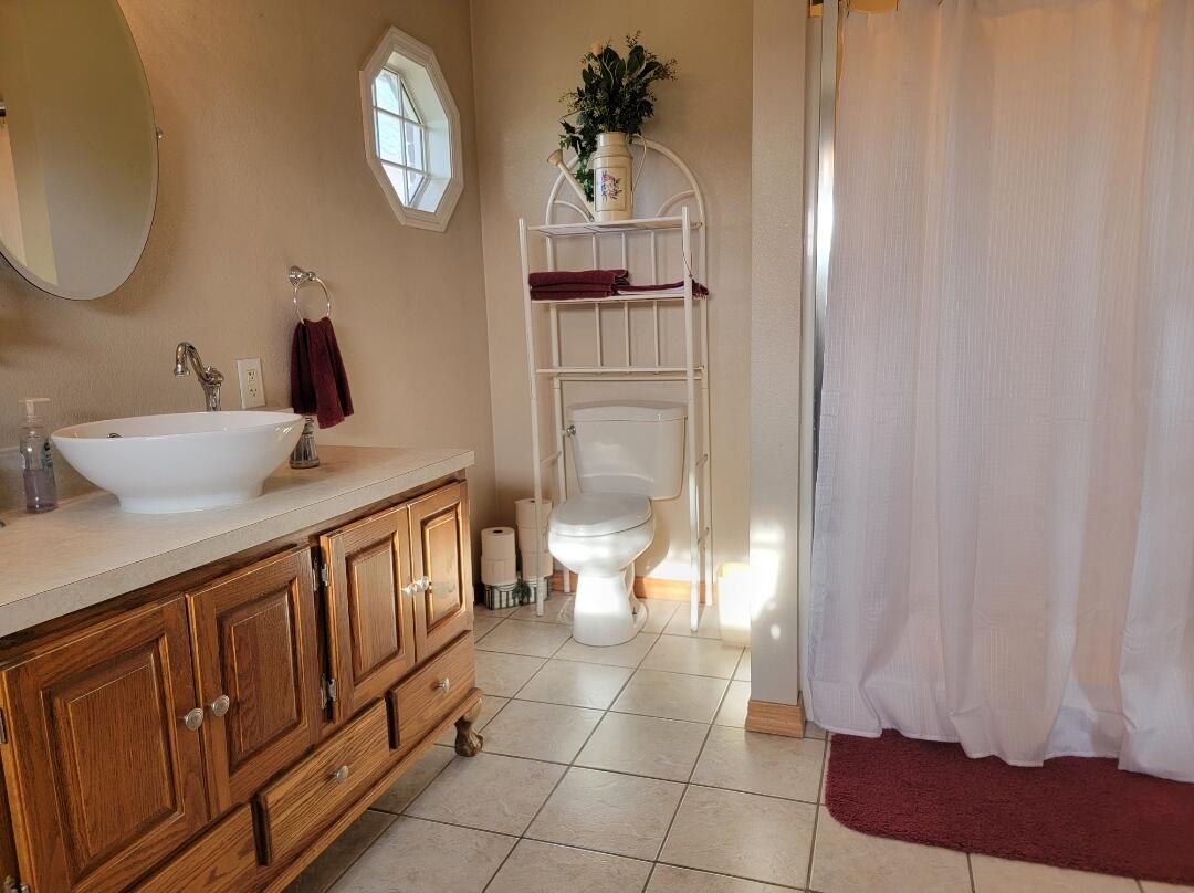 7 Lawrence 2200 Property Photo 26