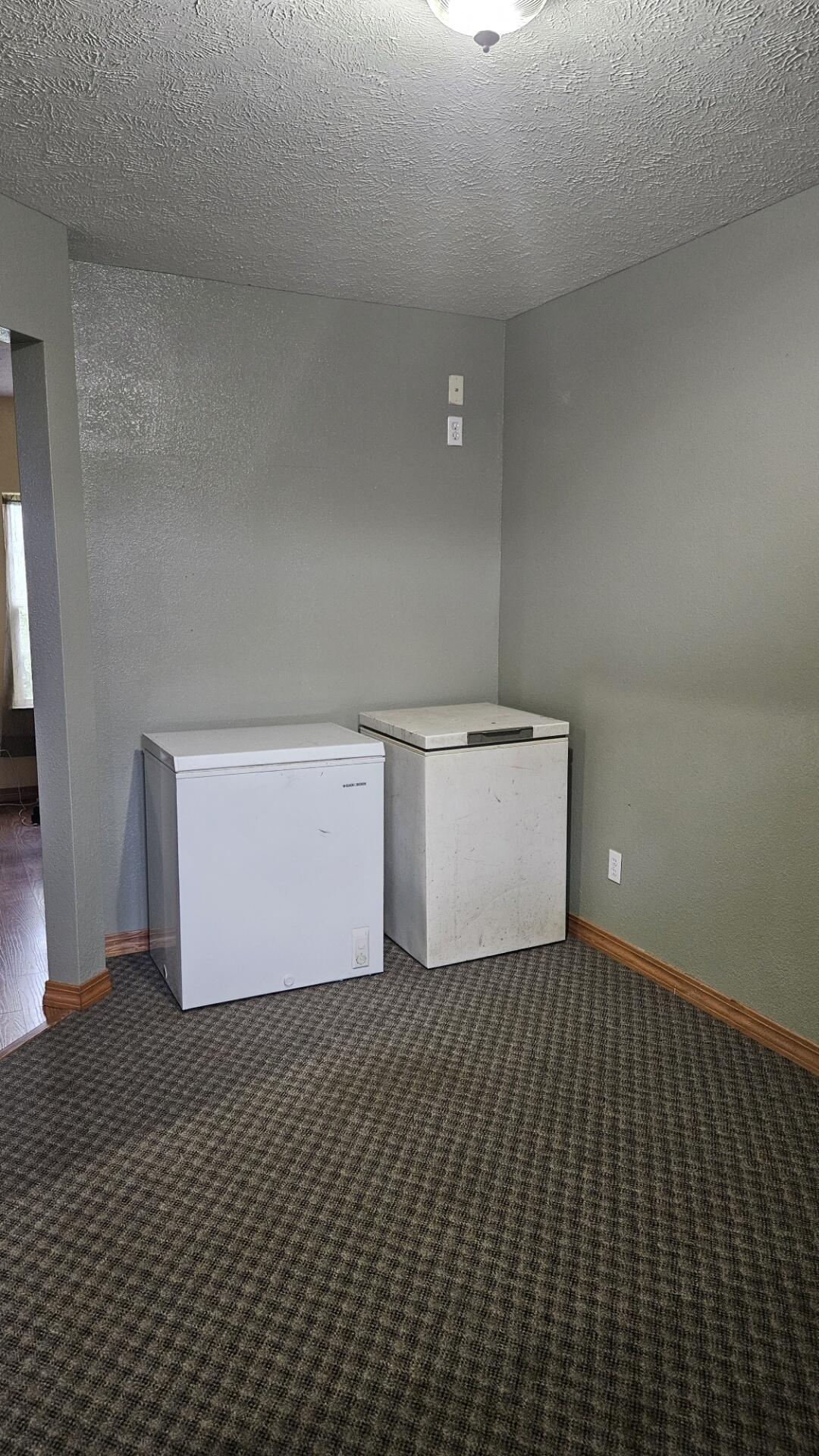 7 Lawrence 2200 Property Photo 27