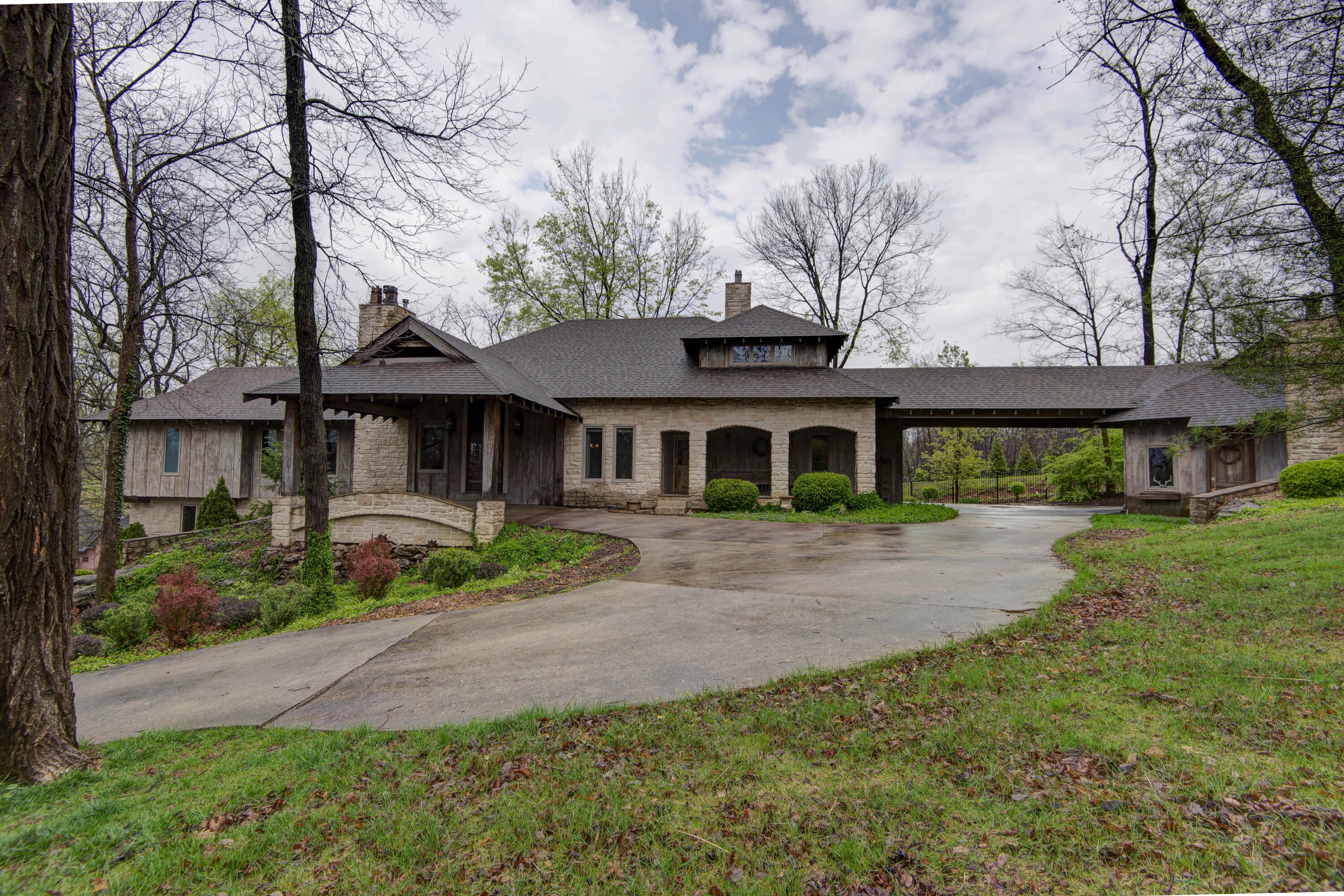 4824 South Landon Court Property Photo 1