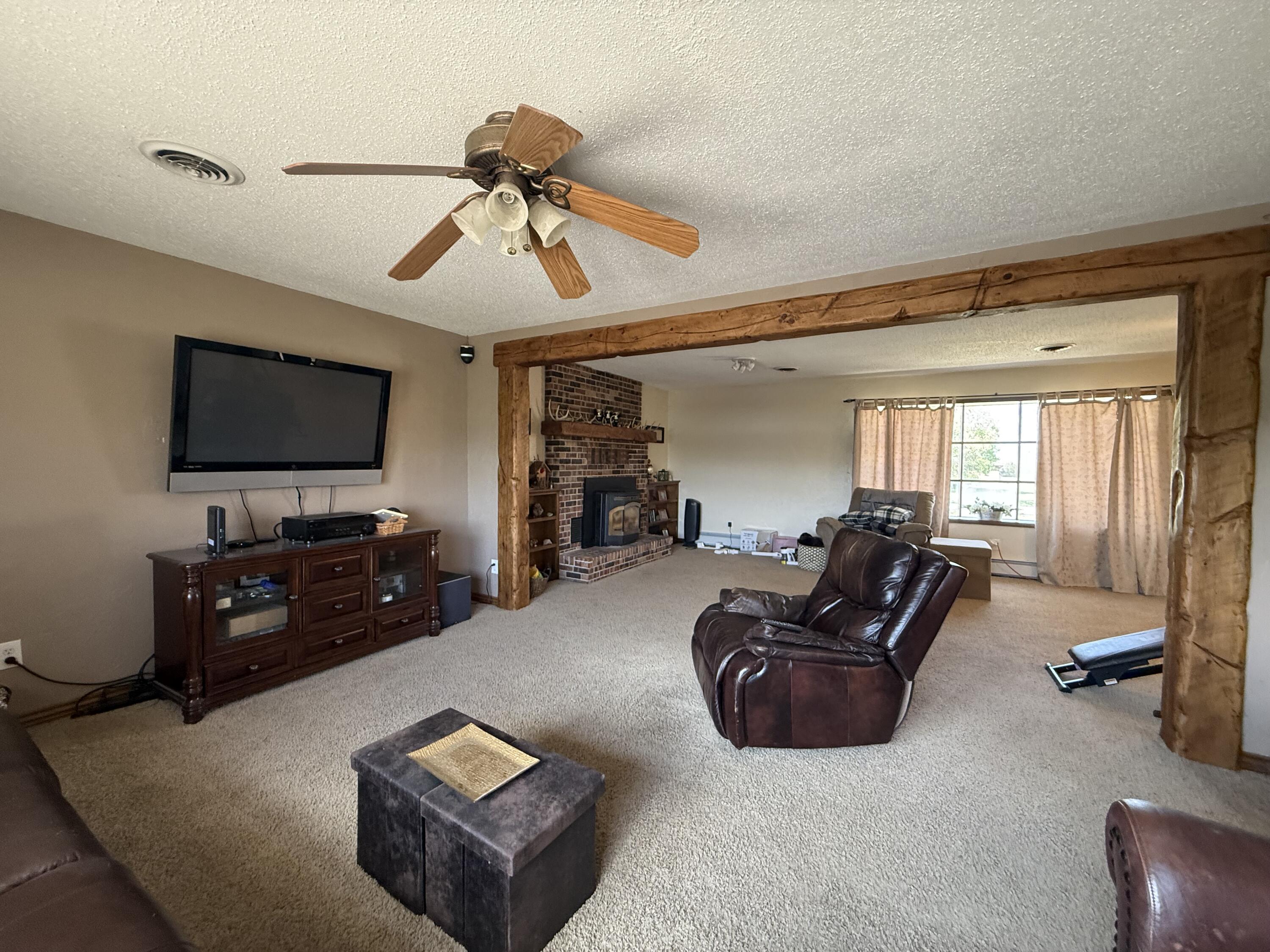 688 Division Street Property Photo 2