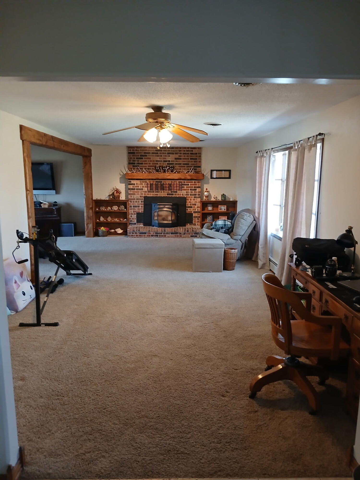 688 Division Street Property Photo 6